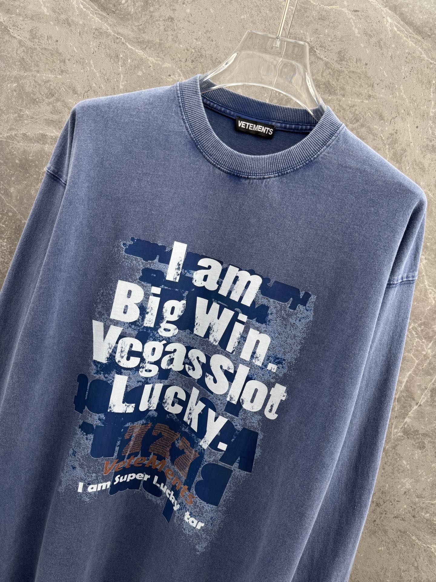 Vetements🌈🌈新款长袖🆕采用定制蜡染水洗做旧面料，独家定织定染纯棉料，柔软舒适！前幅渐变扎染印花