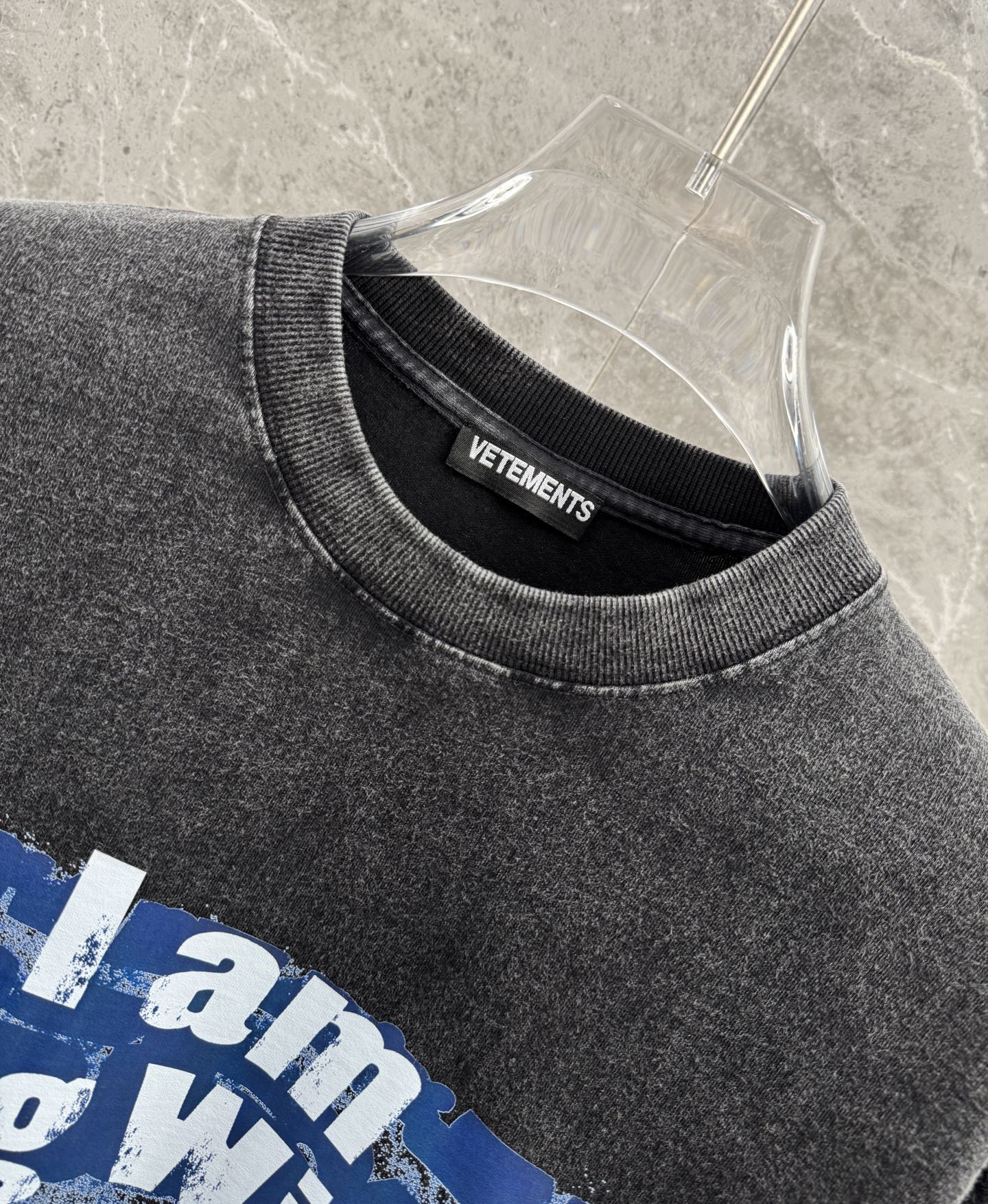 Vetements🌈🌈新款长袖🆕采用定制蜡染水洗做旧面料，独家定织定染纯棉料，柔软舒适！前幅渐变扎染印花