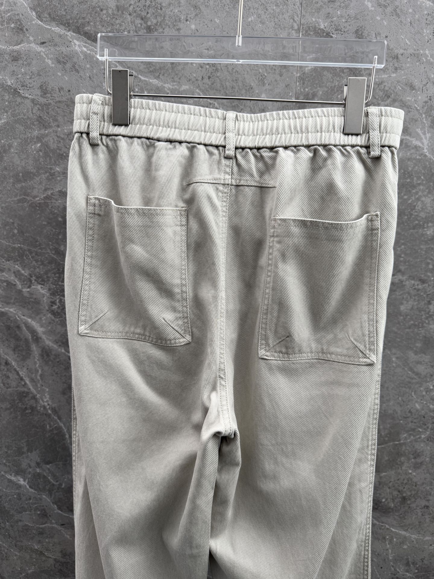 驴家🌈🌈新款休闲裤，采用优质高定面料，面料舒适透气，前面皮革logo设计，五金吊钟logo设计更加高档，