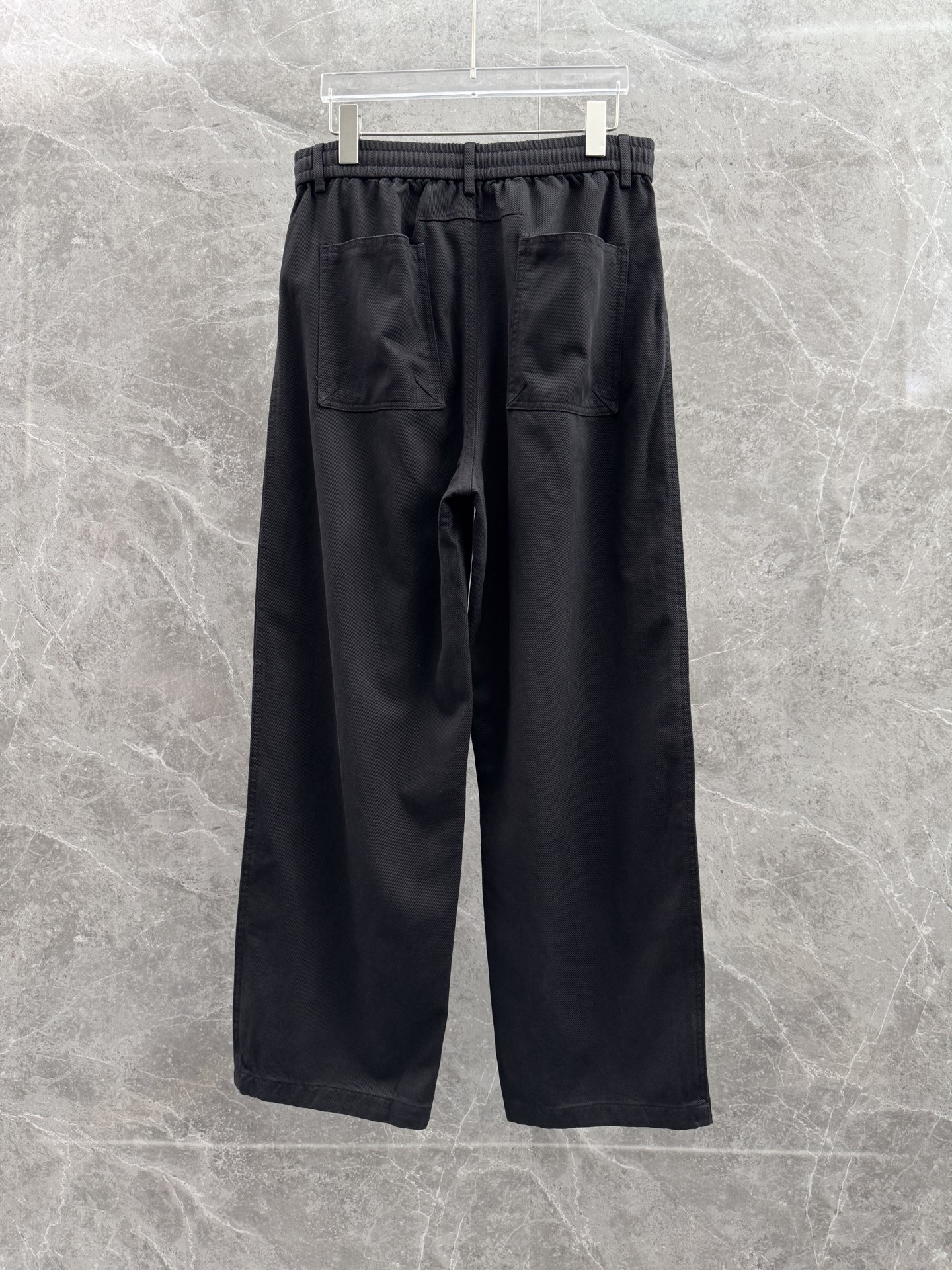 驴家🌈🌈新款休闲裤，采用优质高定面料，面料舒适透气，前面皮革logo设计，五金吊钟logo设计更加高档，