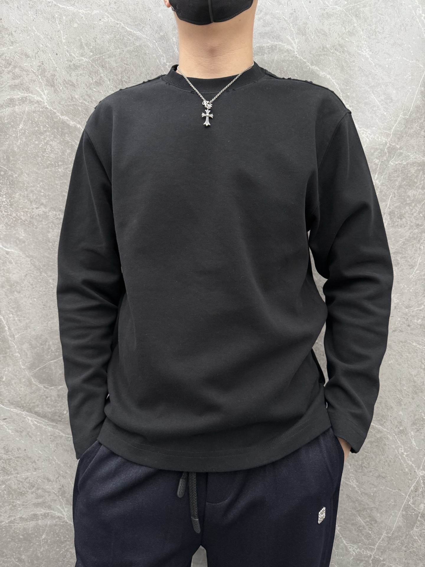 T-shirt à Manches Longues en Coton Premium avec Logo Discret