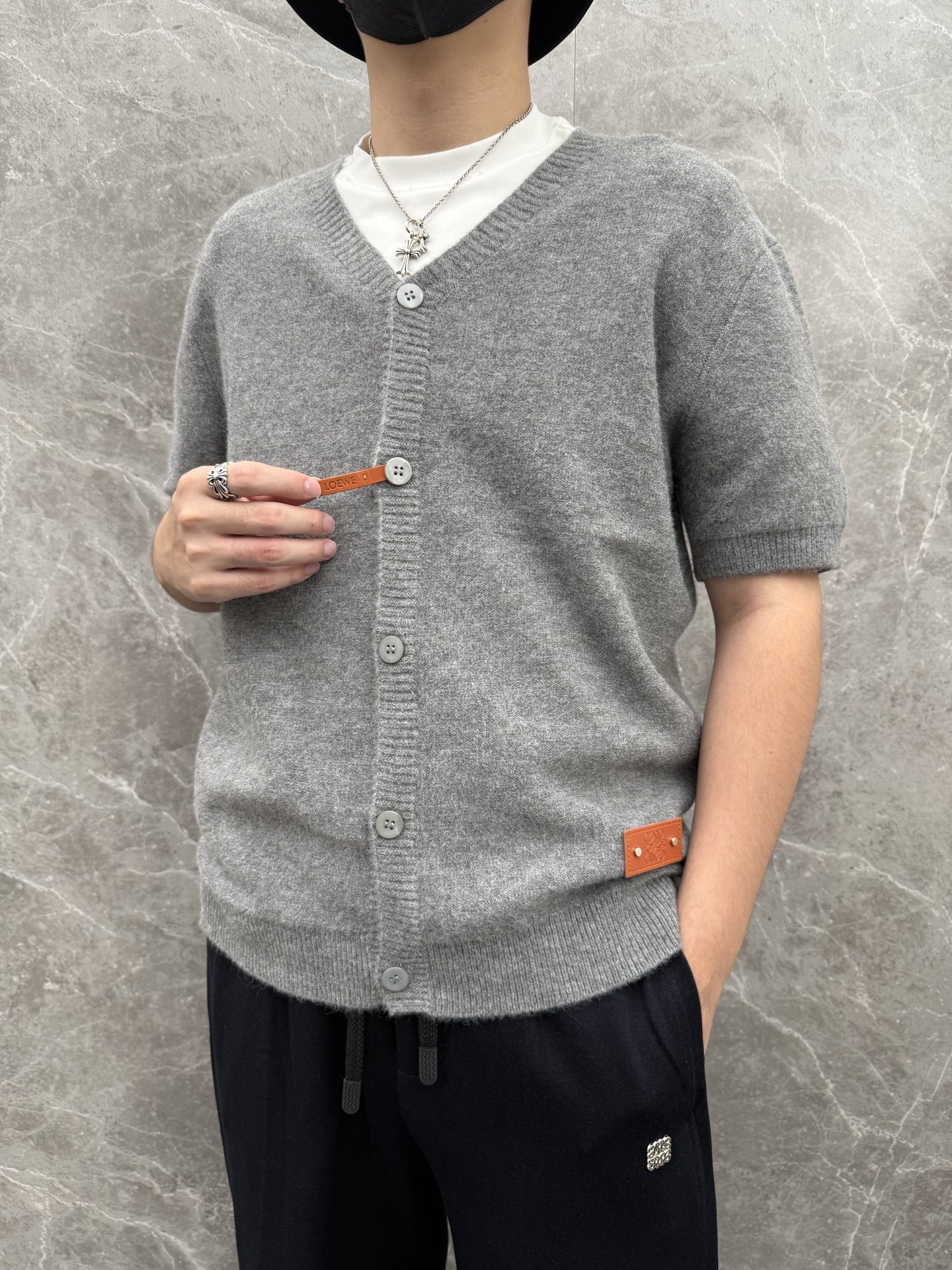 Loewe Wool Blend Short-Sleeve Knit Cardigan with Leather Logo Detail 4 i1758034615752 7137 0 8