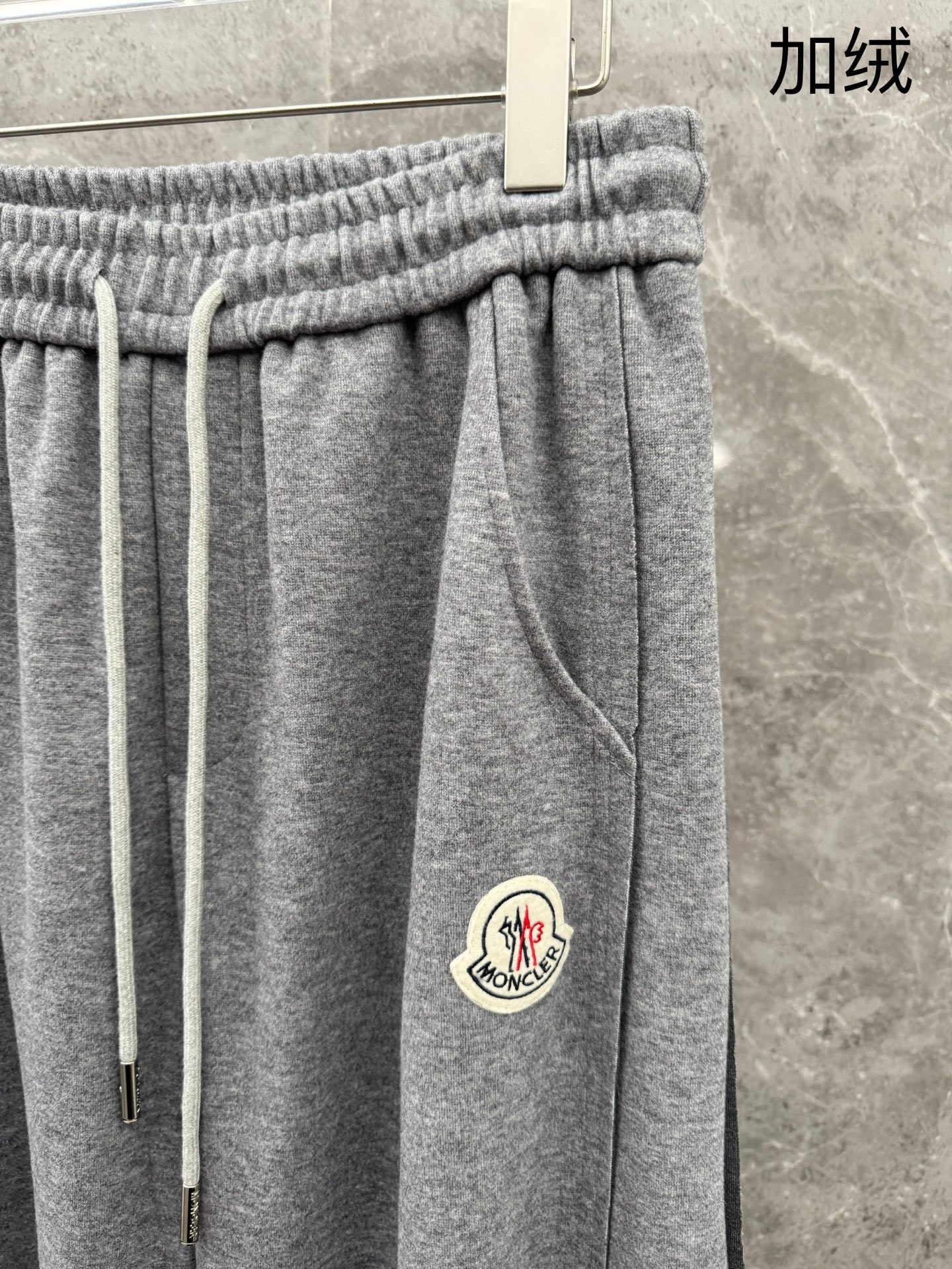 （新出加绒）蒙口🌈🌈新款加绒长裤！采用高定优质面料，亲肤舒适细腻，久穿不变形不起皱，耐穿性能强。腰部松紧
