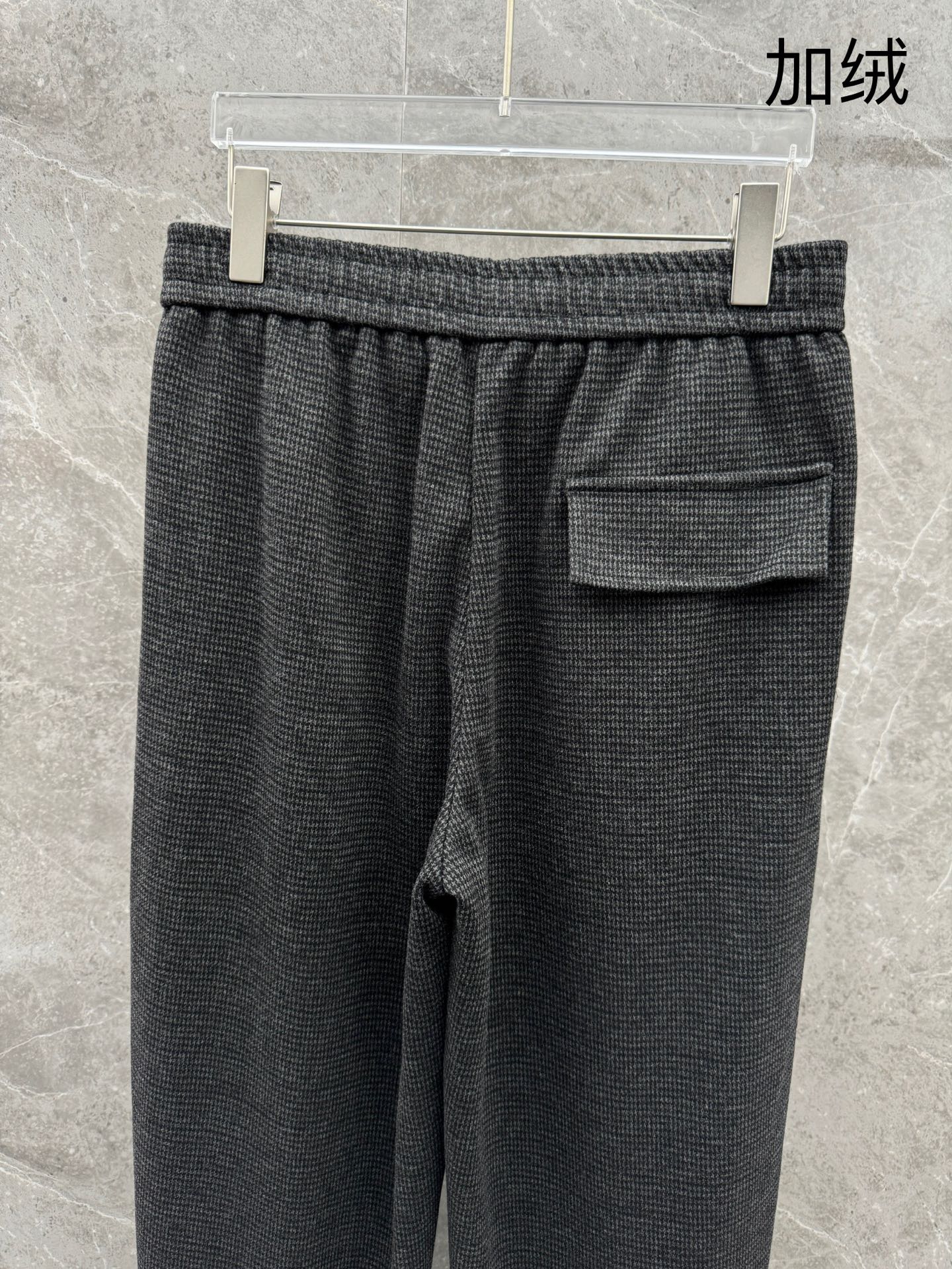 （新出加绒）马吉拉🌈🌈新款羊毛千鸟格加绒休闲裤，采用羊毛面料打造，舒适保暖轻肤软糯，非常有垂感不显臃肿。