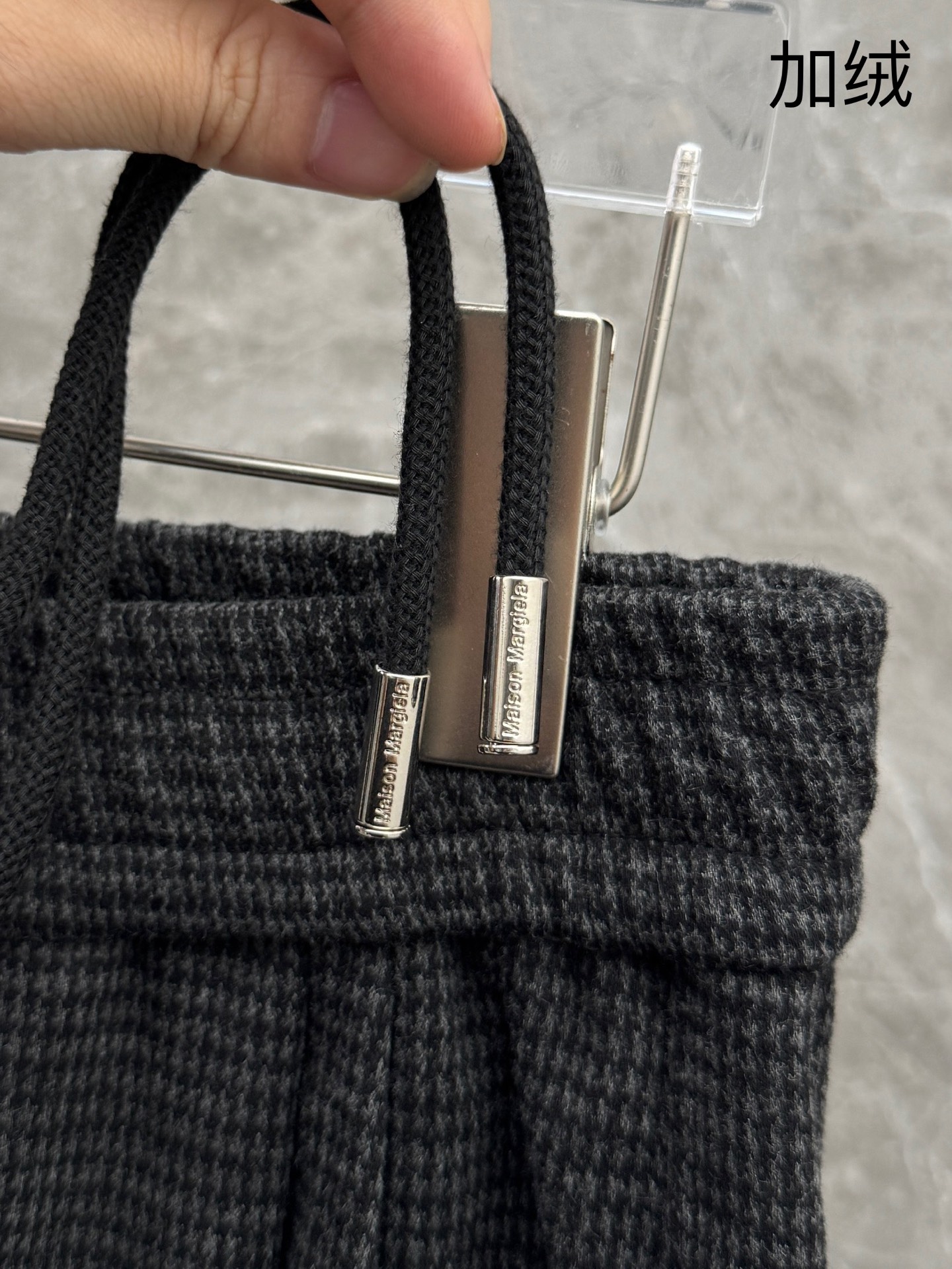 （新出加绒）马吉拉🌈🌈新款羊毛千鸟格加绒休闲裤，采用羊毛面料打造，舒适保暖轻肤软糯，非常有垂感不显臃肿。