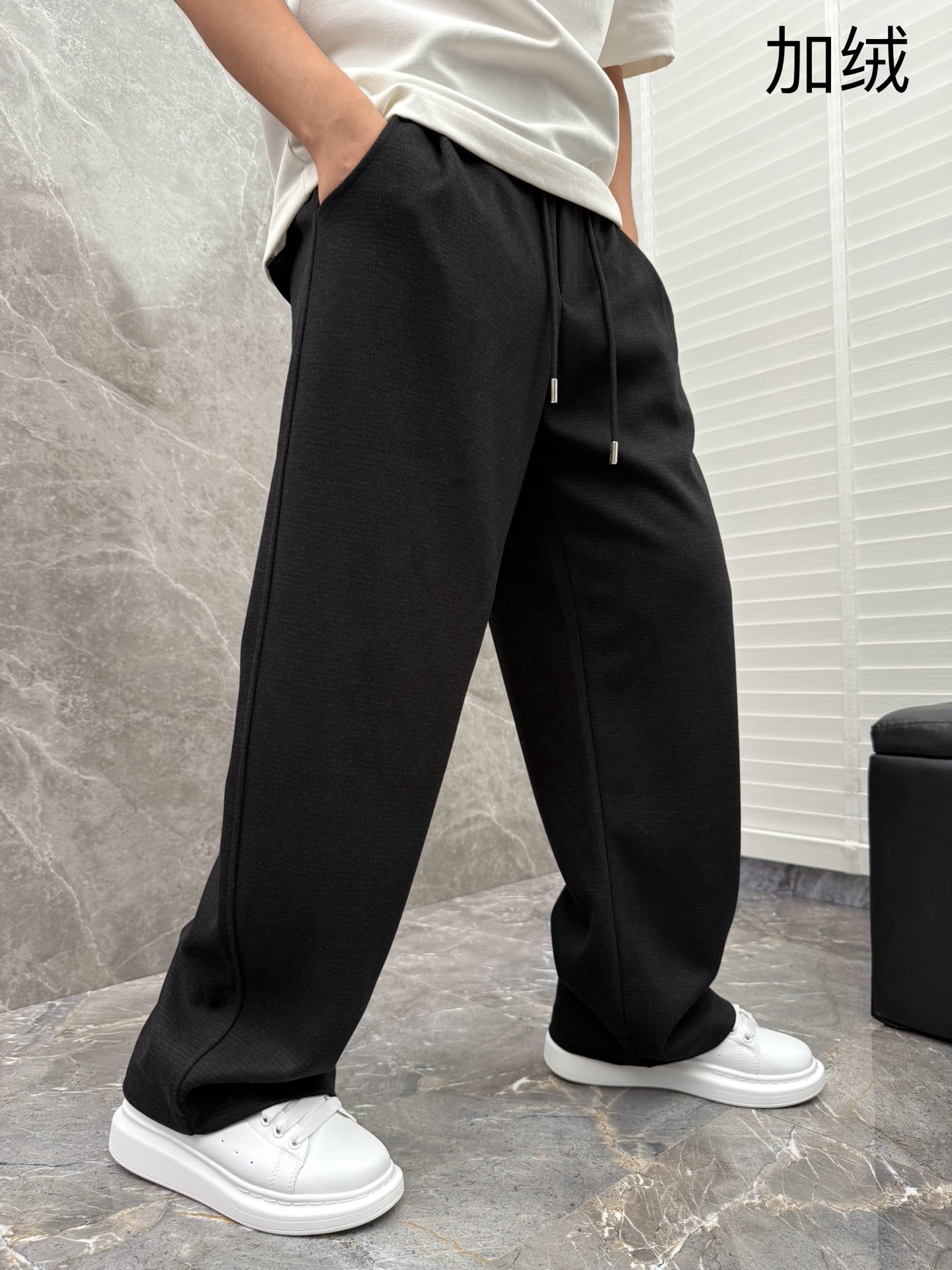 （新出加绒）马吉拉🌈🌈新款羊毛千鸟格加绒休闲裤，采用羊毛面料打造，舒适保暖轻肤软糯，非常有垂感不显臃肿。