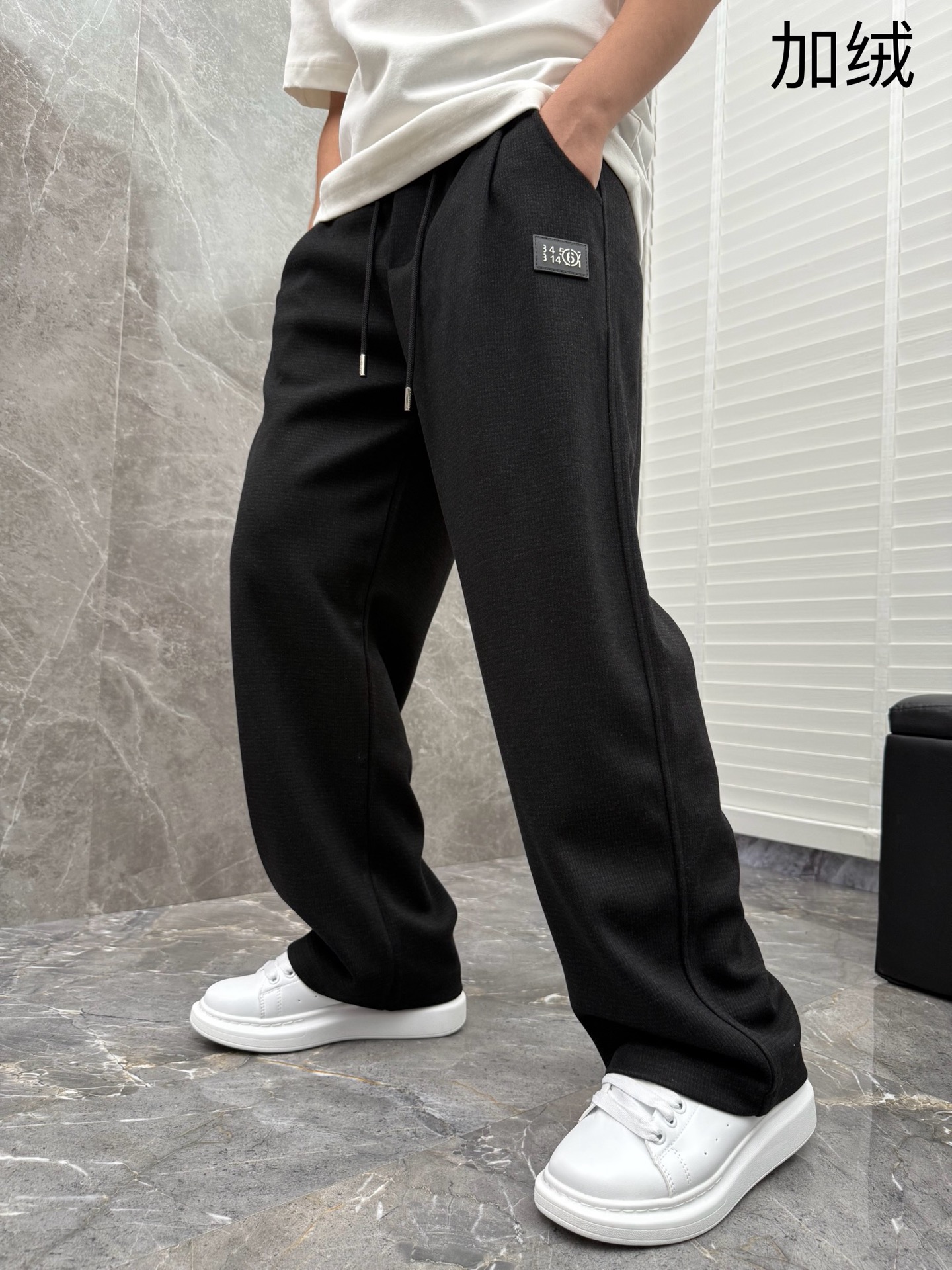 （新出加绒）马吉拉🌈🌈新款羊毛千鸟格加绒休闲裤，采用羊毛面料打造，舒适保暖轻肤软糯，非常有垂感不显臃肿。