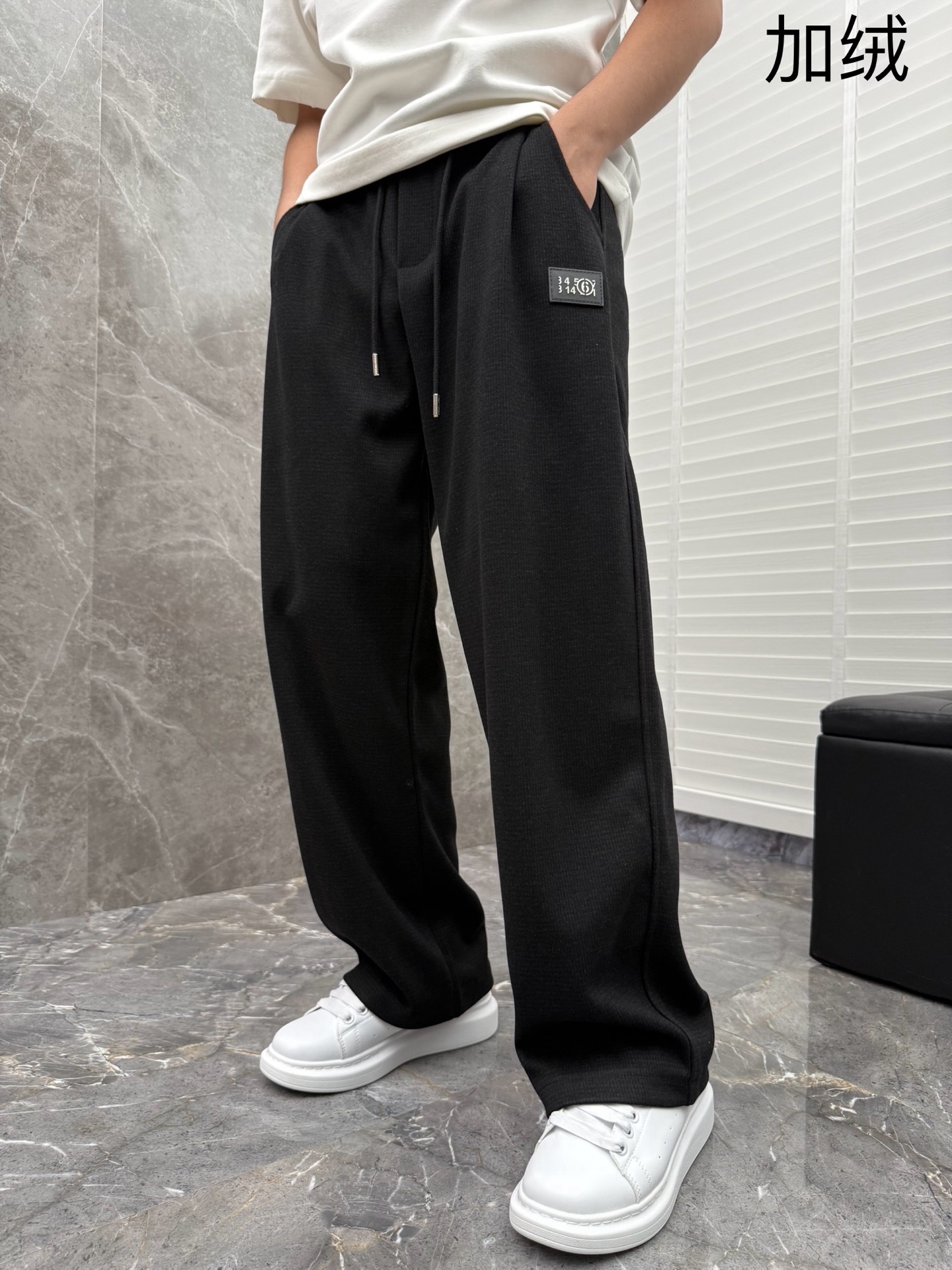 （新出加绒）马吉拉🌈🌈新款羊毛千鸟格加绒休闲裤，采用羊毛面料打造，舒适保暖轻肤软糯，非常有垂感不显臃肿。