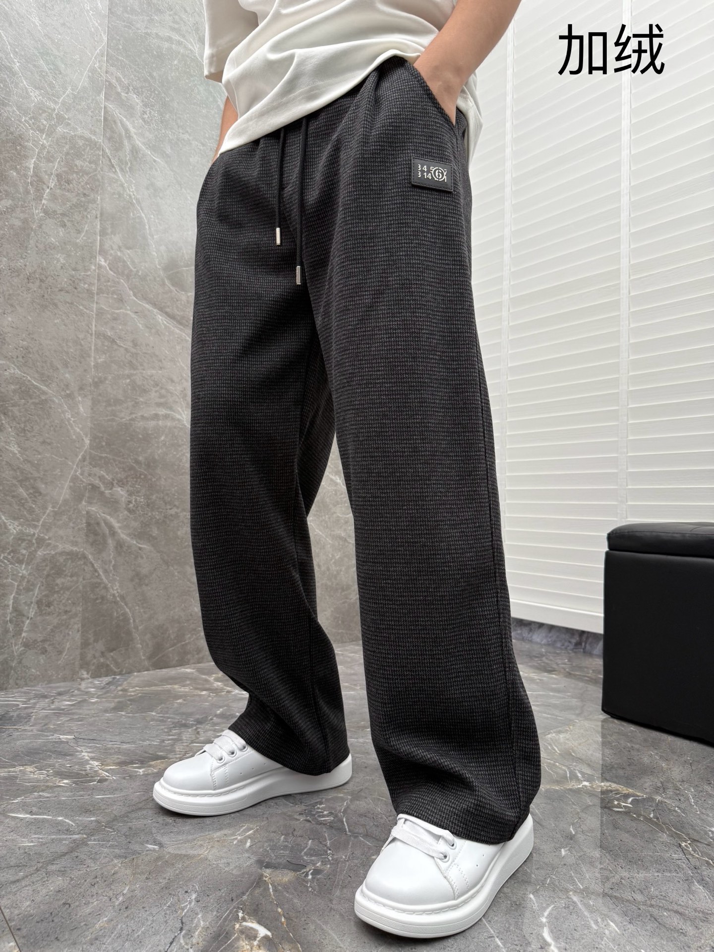 （新出加绒）马吉拉🌈🌈新款羊毛千鸟格加绒休闲裤，采用羊毛面料打造，舒适保暖轻肤软糯，非常有垂感不显臃肿。