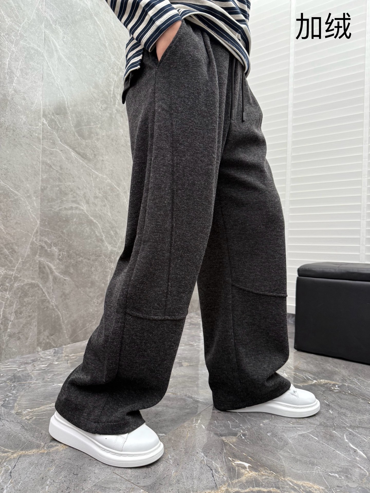 ！ （新出加绒）Y3🌈🌈经典高定新款黑武士风格加绒休闲裤，采用优质兔绒面料，超级亲肤舒适，面料超绝，裤腿