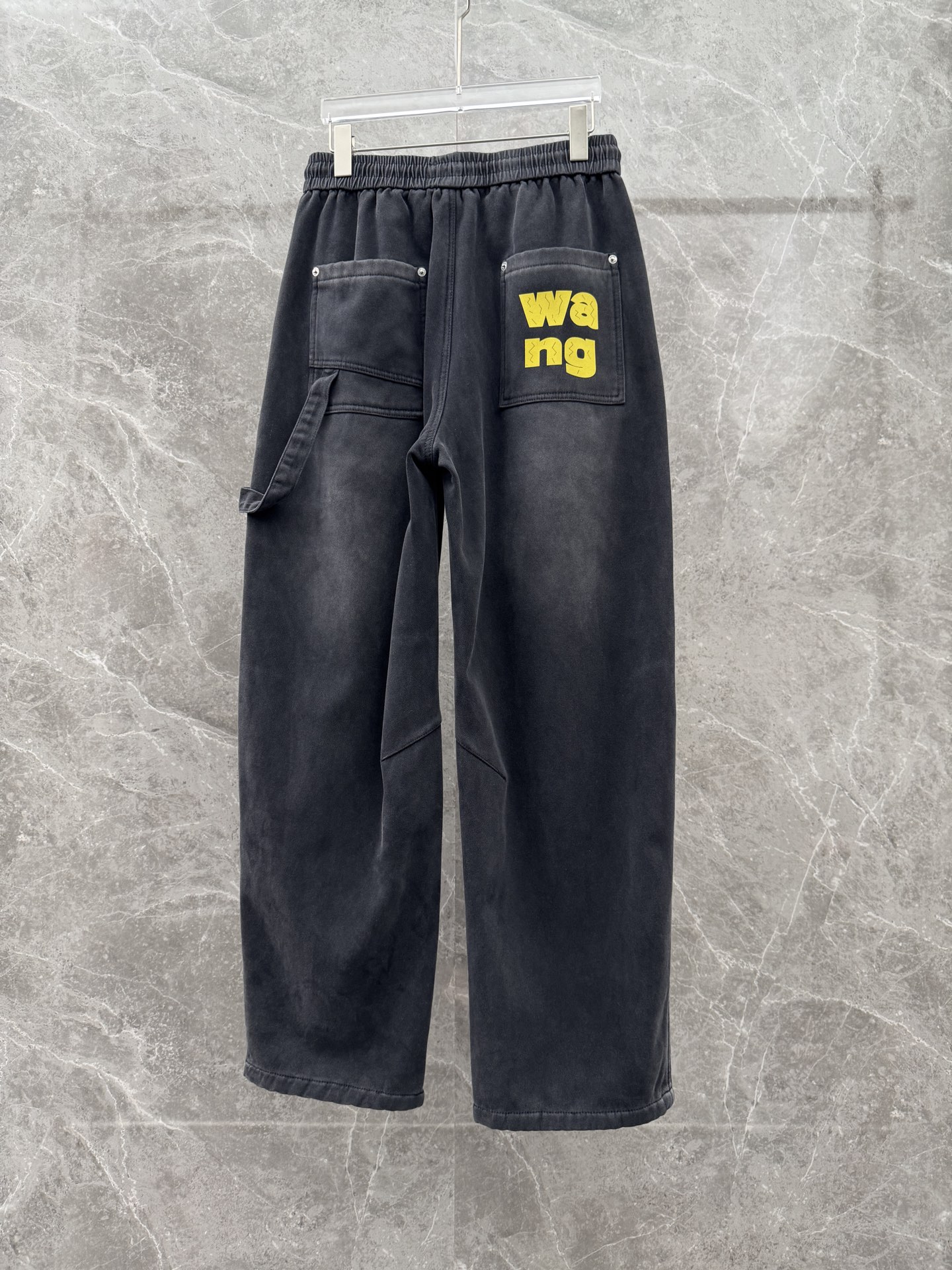 大王🌈🌈新款休闲加绒工装裤，采用梭织特种工艺混纺面料 洗水做色，超级柔软亲肤！内里走线工整细致，上身时尚