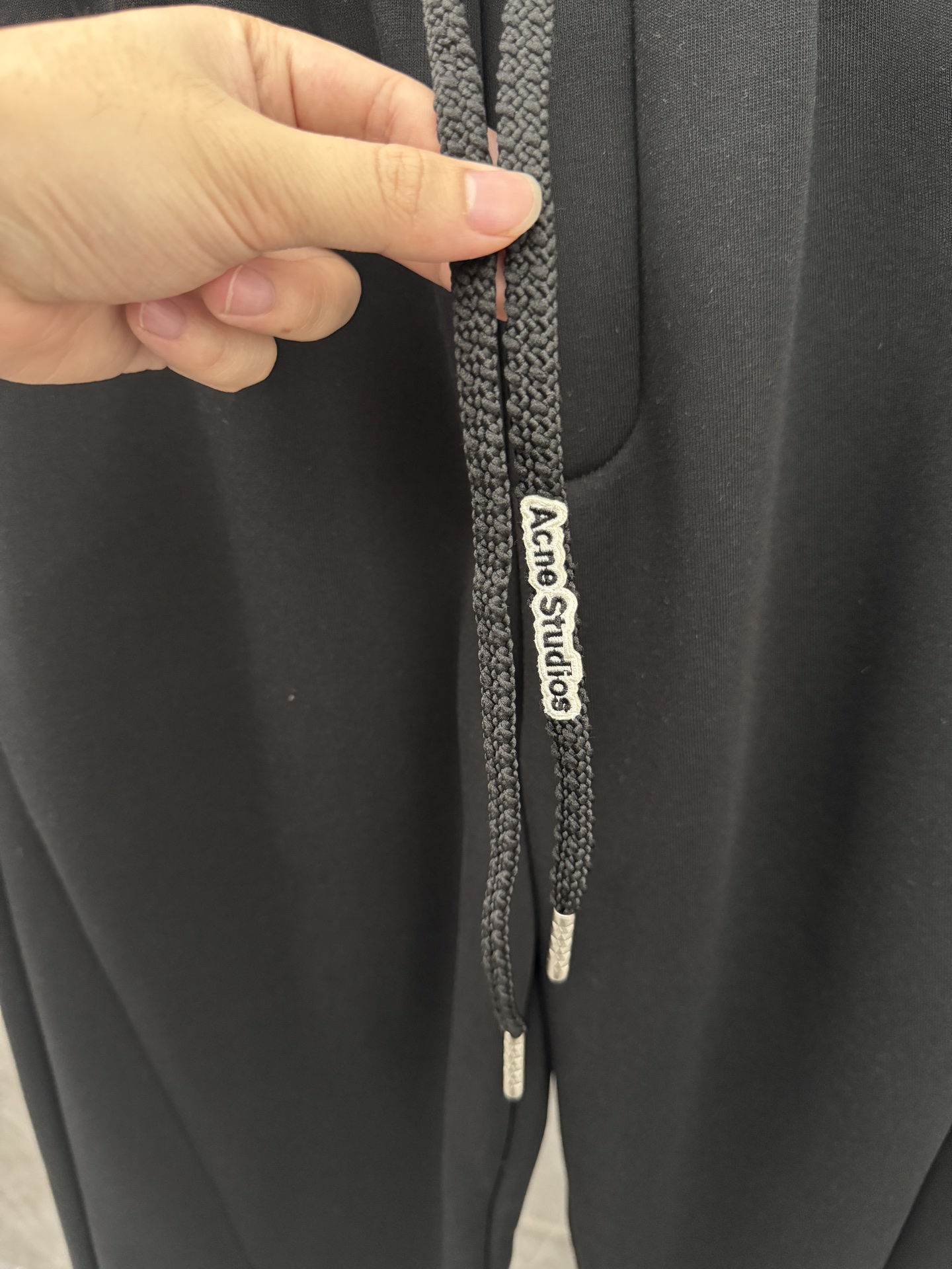 Acn🌈🌈新款休闲加绒直筒长裤，采用优质高定面料，面料丝滑挺括，内里羊绒底，上身足够吸睛且回头率爆棚！休