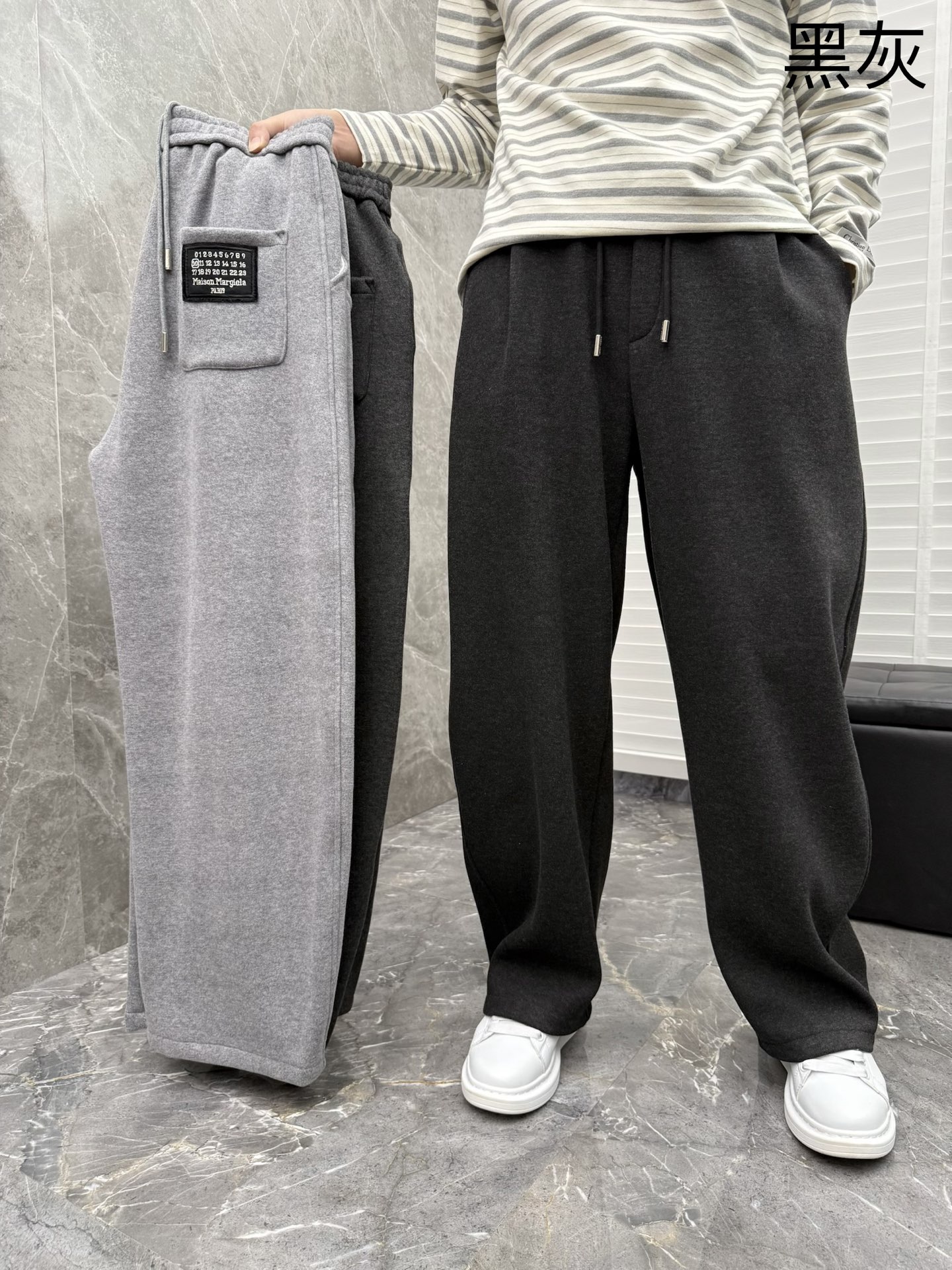 马吉拉🌈🌈新款加绒长裤，香港洋行渠道货，高级优质羊绒面料，绒面内里，细腻柔软程度非同一般。皮革标识增添看