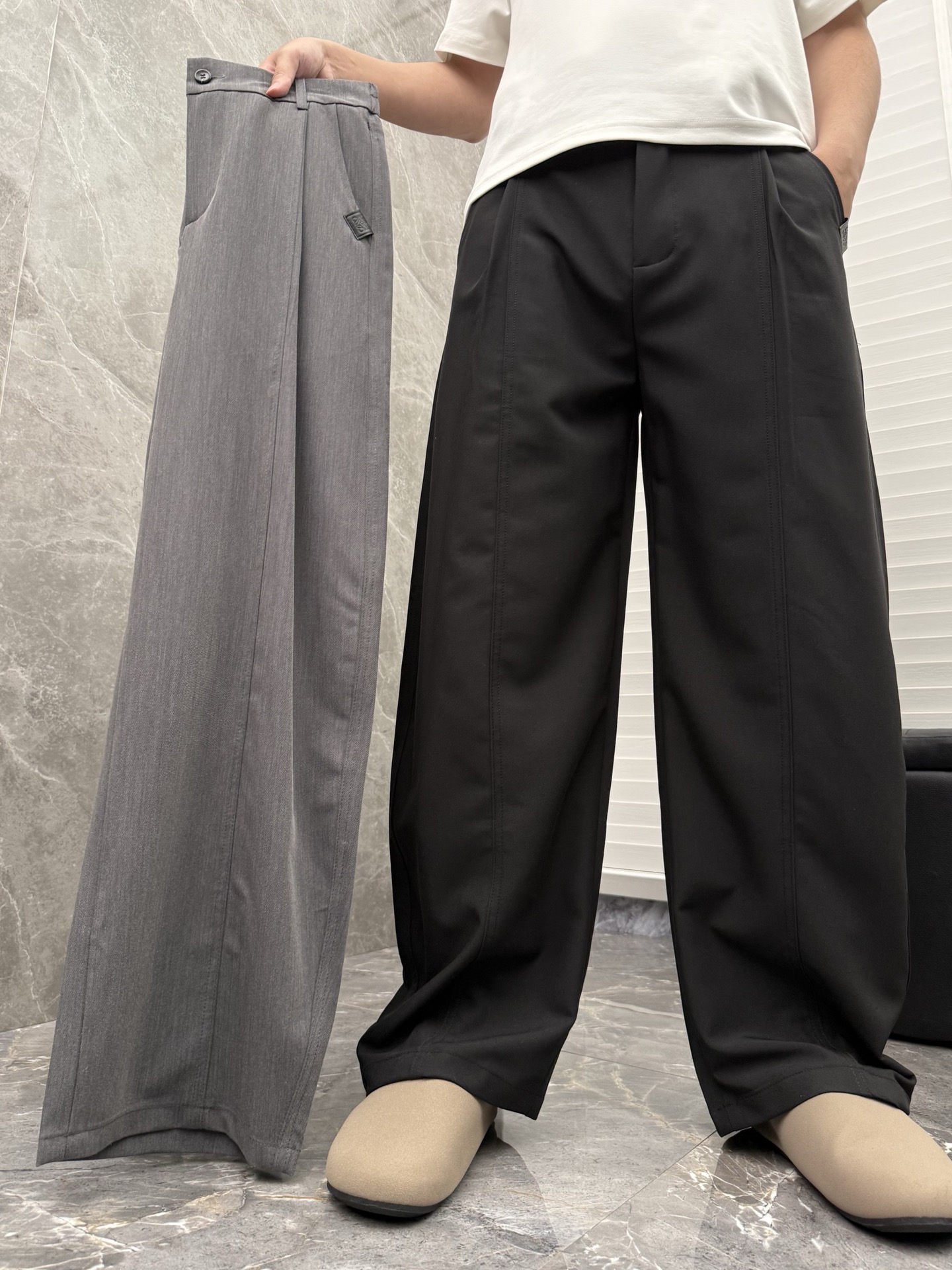 罗意威🌈🌈26年春夏季新款休闲裤，采用进口优质西装面料，超级舒适透气！散口设计，侧边标识点缀，版型上身效