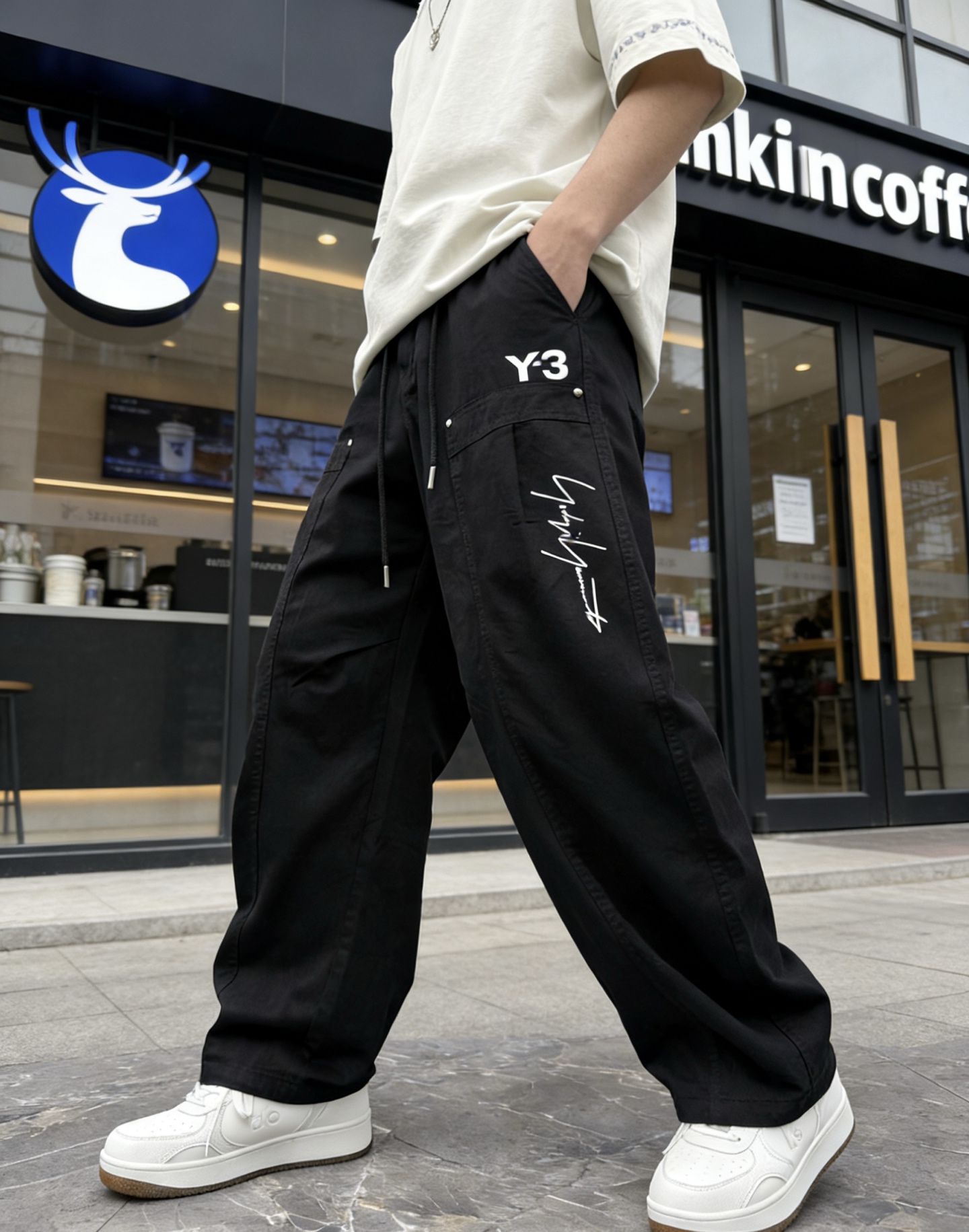 Y3🌈🌈新款春夏休闲裤，进口高定面料，logo签名细节拉满，宽松版型 抽绳松紧腰，面料舒服 穿很合适，不