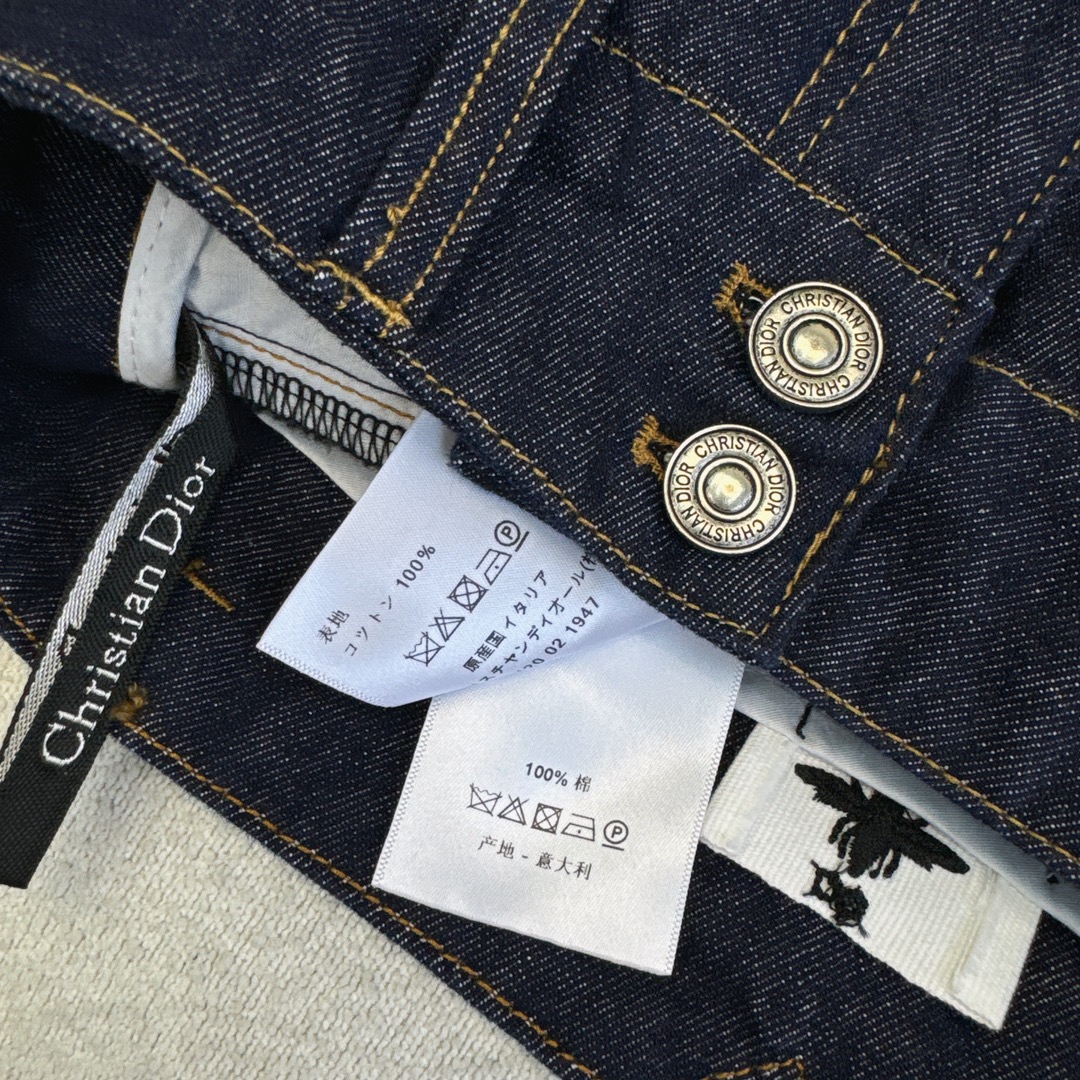 特价🉐️❗️SM❗️不退不换❗️时髦单品 CD 🌾———春夏最新款牛仔一系列单品 💙 小短款马甲+短裤+