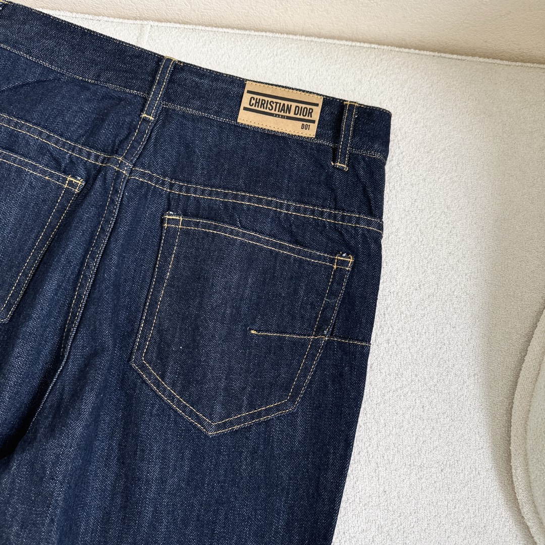 特价🉐️ ❗️现货齐码❗️不退不换❗️爆单推荐 CD ————早秋最新款收脚牛仔长裤🩵原版定制复古原色蓝