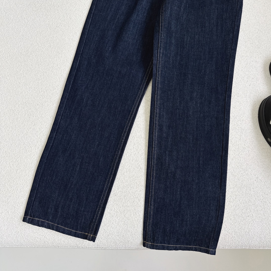 特价🉐️ ❗️现货齐码❗️不退不换❗️爆单推荐 CD ————早秋最新款收脚牛仔长裤🩵原版定制复古原色蓝