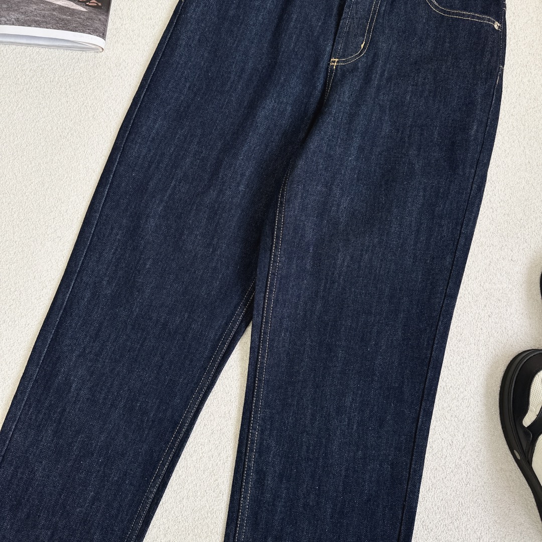 特价🉐️ ❗️现货齐码❗️不退不换❗️爆单推荐 CD ————早秋最新款收脚牛仔长裤🩵原版定制复古原色蓝
