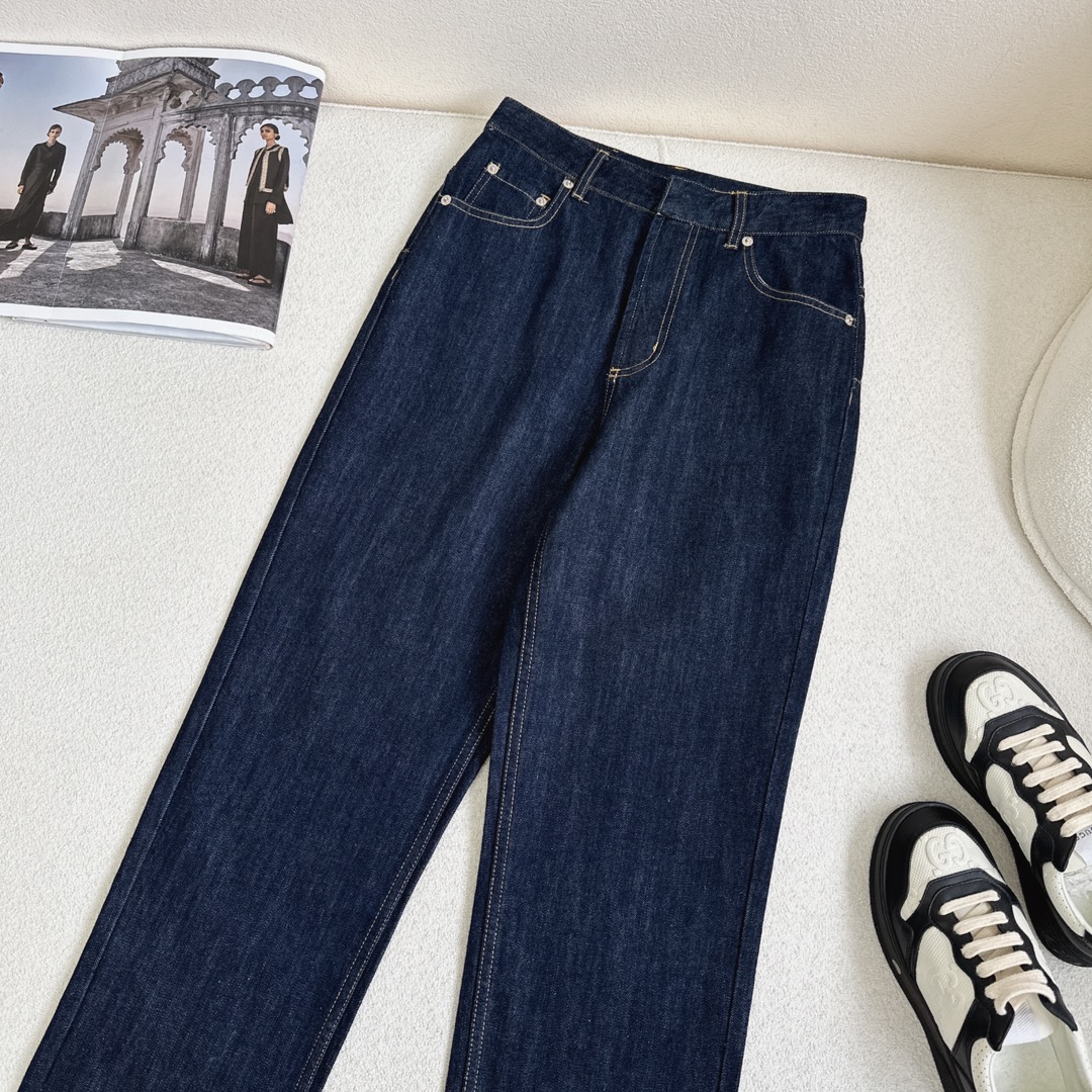 特价🉐️ ❗️现货齐码❗️不退不换❗️爆单推荐 CD ————早秋最新款收脚牛仔长裤🩵原版定制复古原色蓝