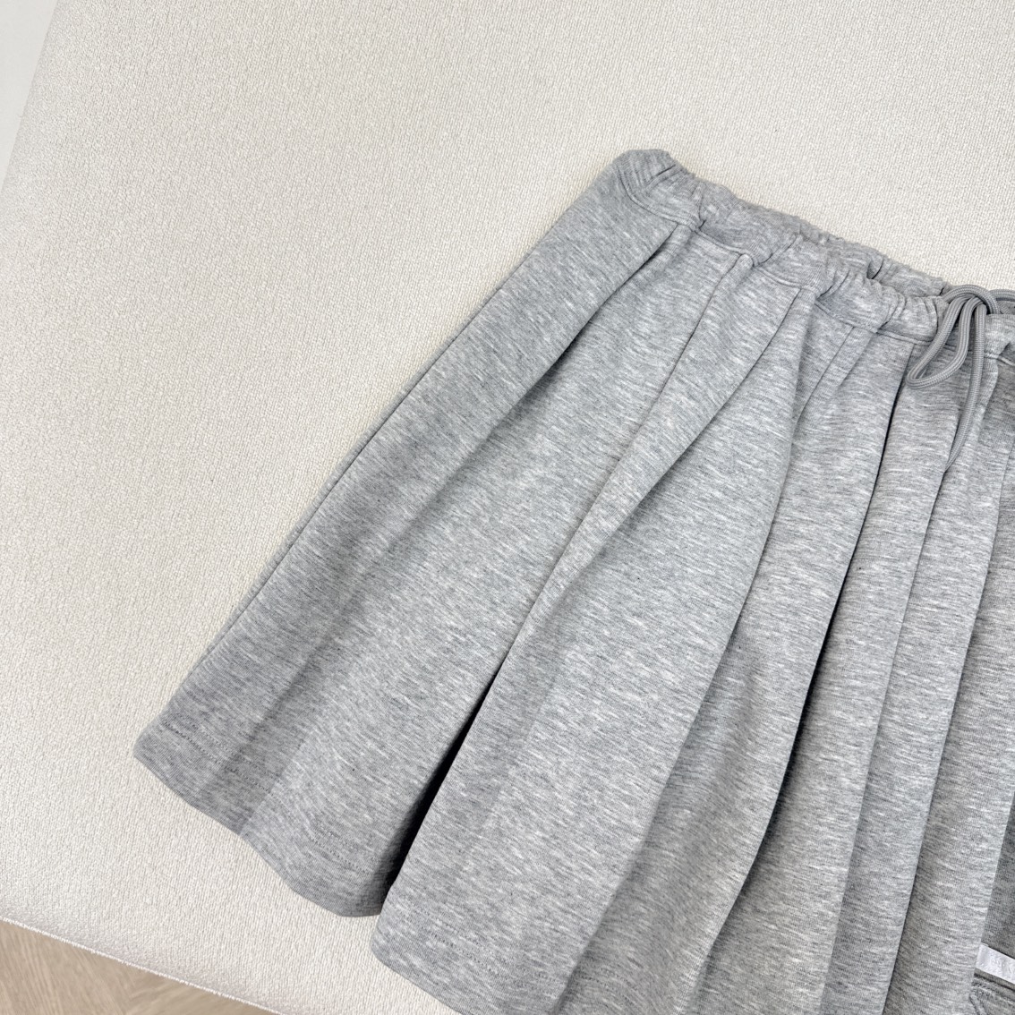 特价🉐️一套❗️现货齐码❗️不退不换❗️减龄一套搭配 PD 🌾————早秋最新款休闲时髦套装🩶polo翻