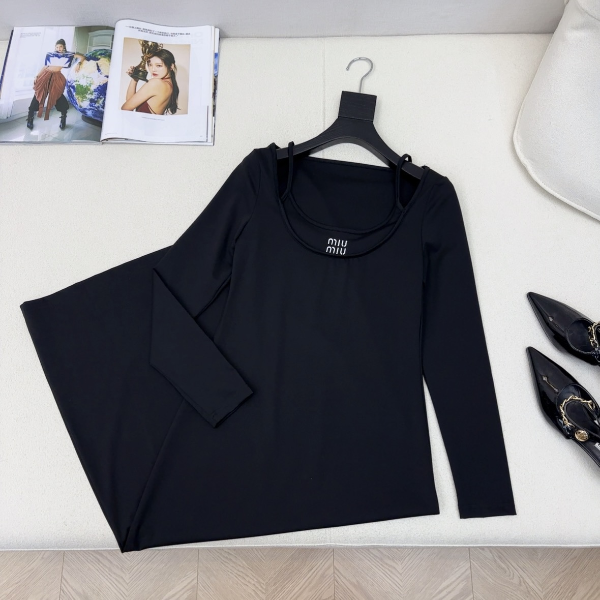 特价🉐️❗️现货齐码❗️不退不换❗️独家款 Miu 🌾————早秋最新款假两件做法长款连衣裙🖤logo字