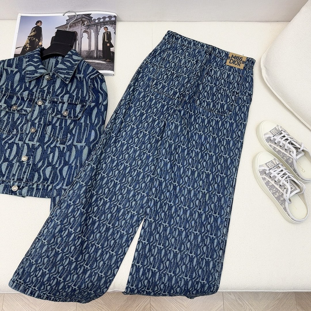 特价🉐️❗️现货齐码❗️不退不换❗️爆单款推荐 CD 25Ss————秋冬最新款Miss 系列字母提花牛