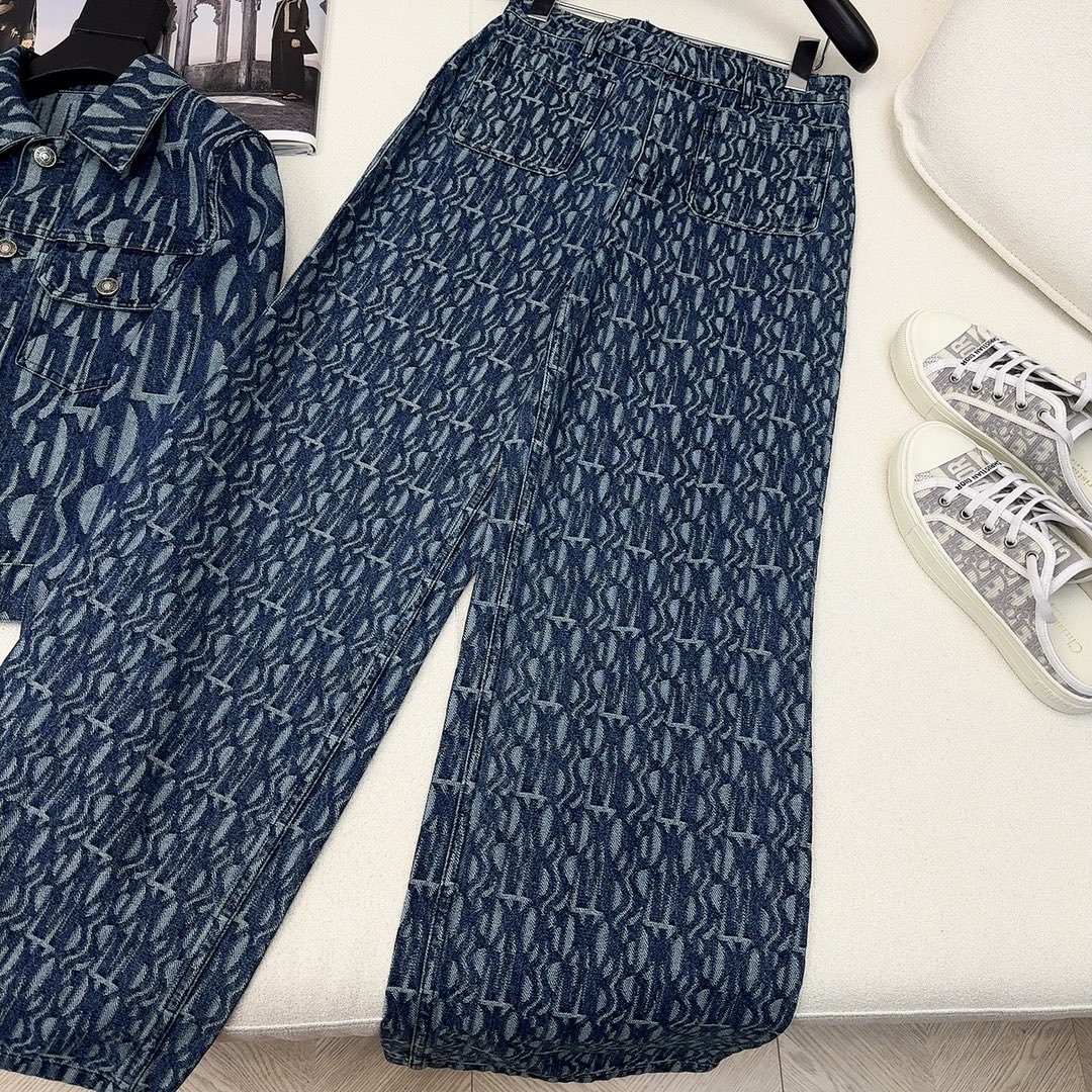 特价🉐️❗️现货齐码❗️不退不换❗️爆单款推荐 CD 25Ss————秋冬最新款Miss 系列字母提花牛