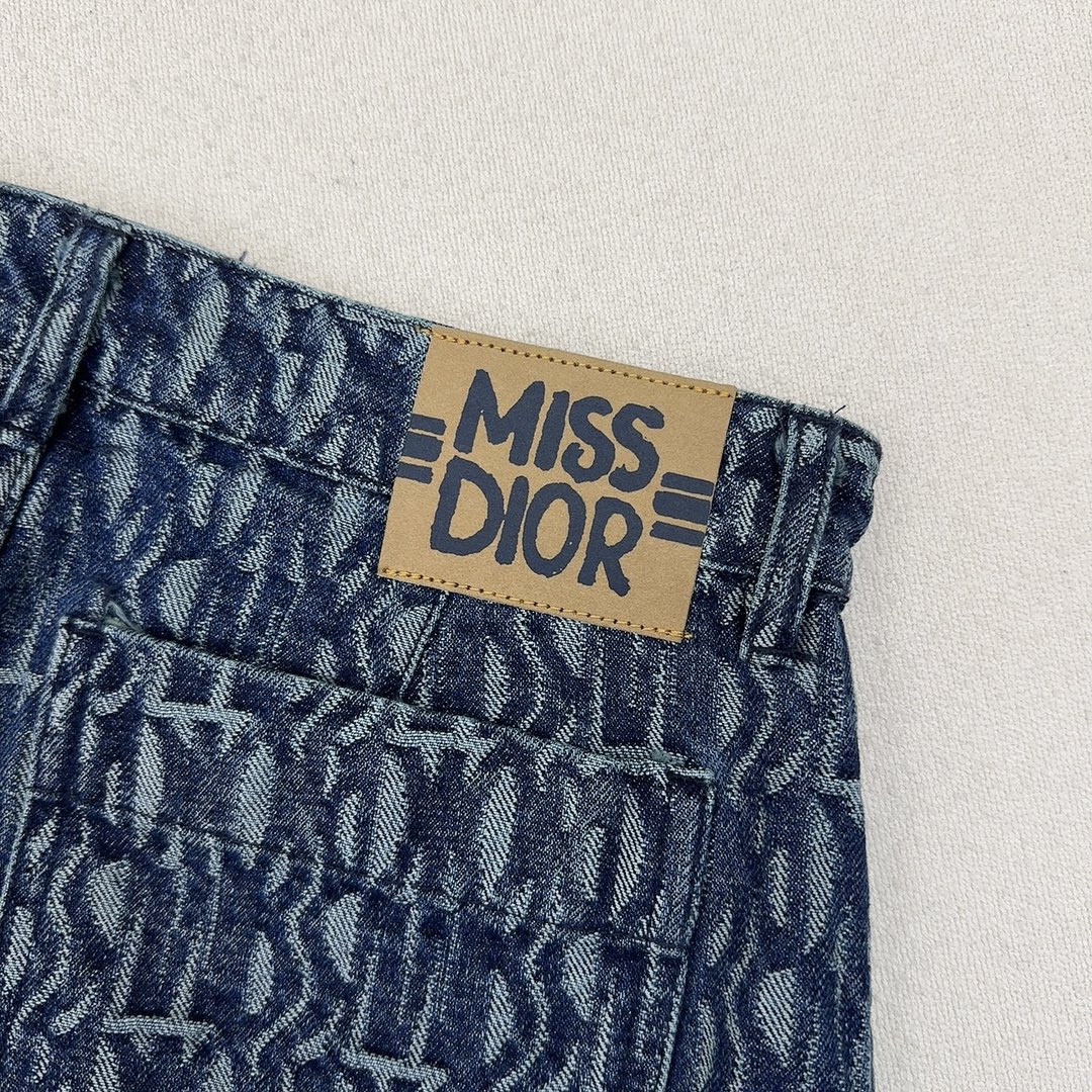 特价🉐️❗️现货齐码❗️不退不换❗️爆单款推荐 CD 25Ss————秋冬最新款Miss 系列字母提花牛