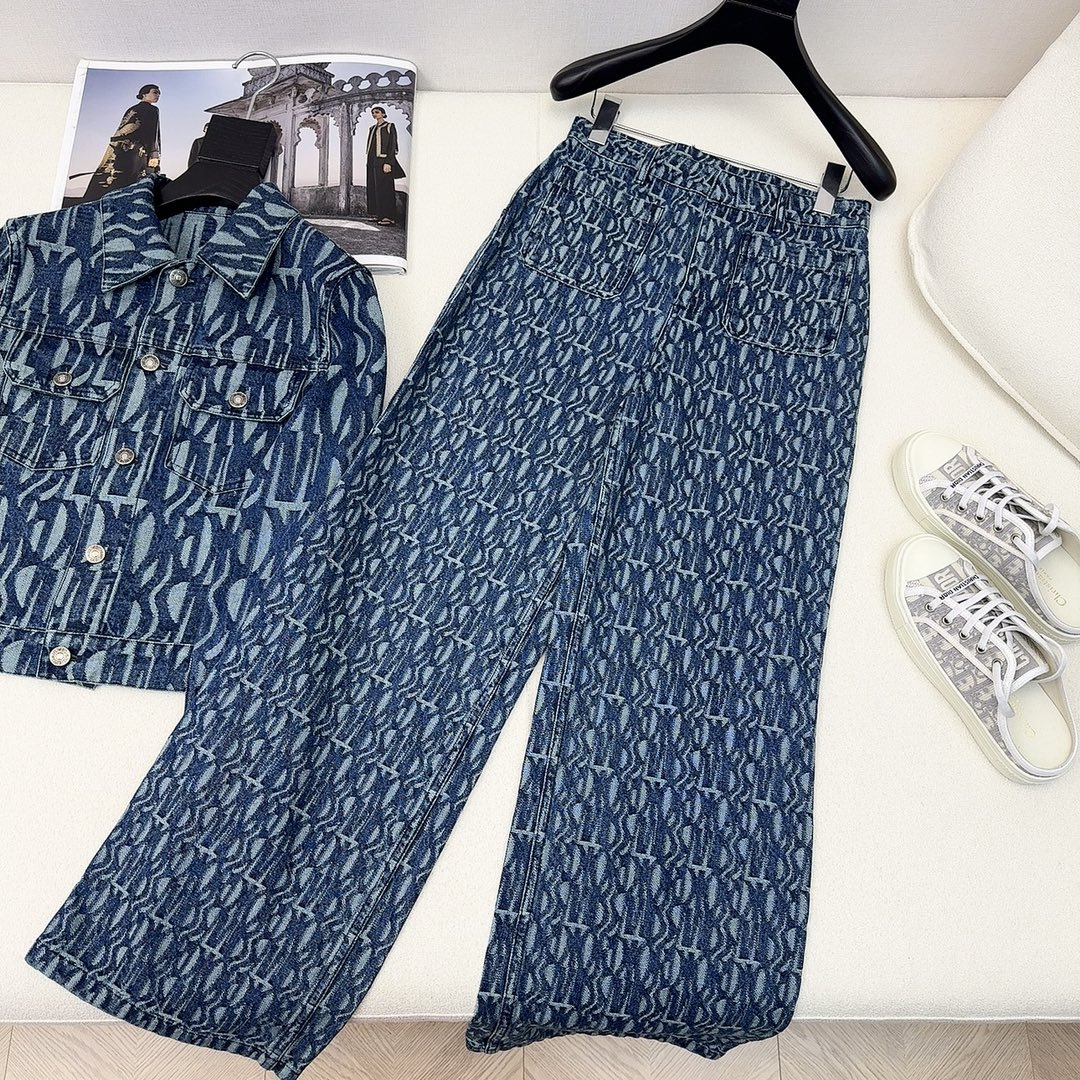 特价🉐️❗️现货齐码❗️不退不换❗️爆单款推荐 CD 25Ss————秋冬最新款Miss 系列字母提花牛