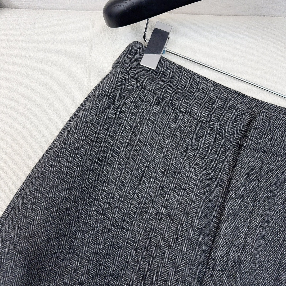 特价🉐️ ❗️现货齐码❗️不退不换❗️通勤套装 Max ———秋冬最新款时髦人字纹套装🖤绑带装饰西装外套