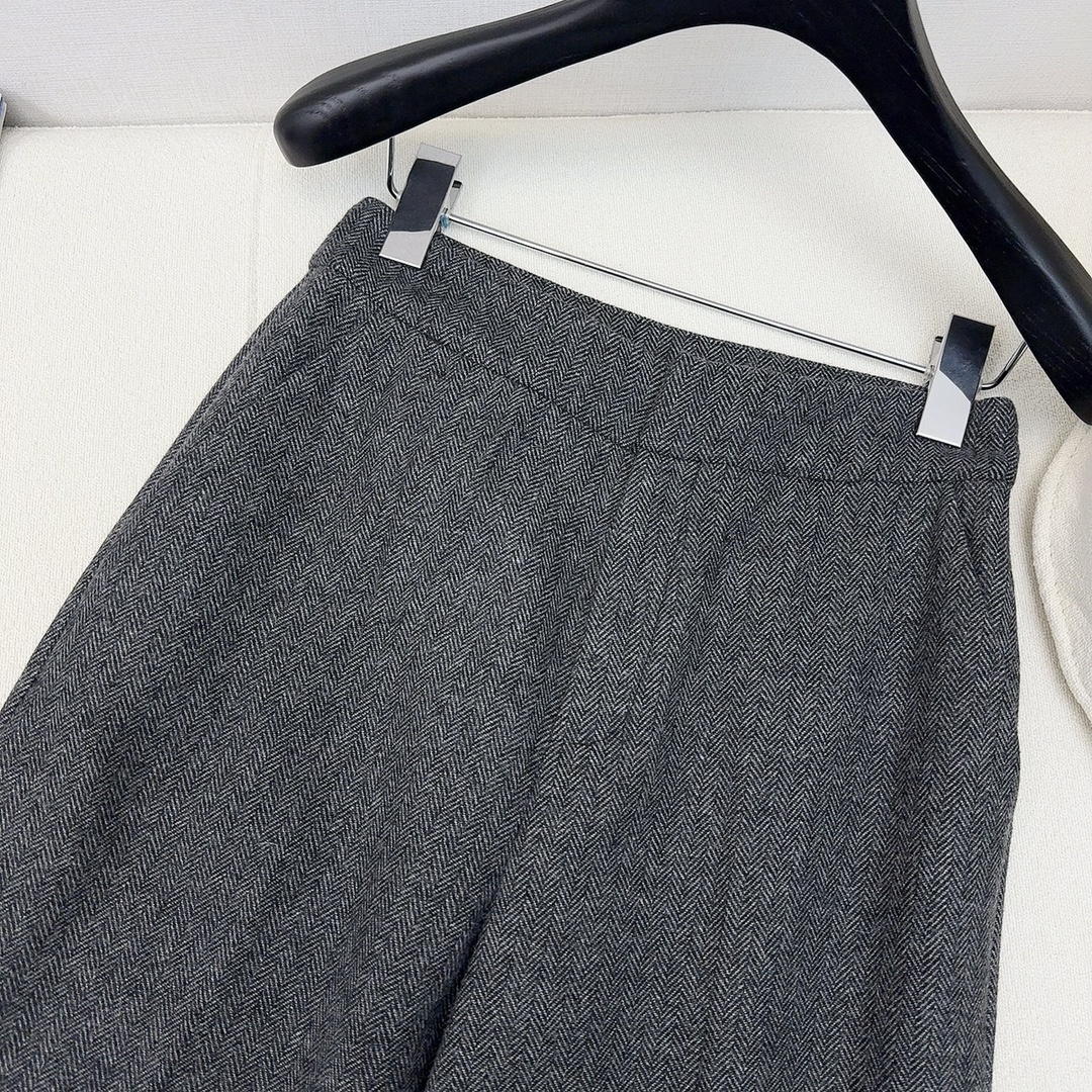 特价🉐️ ❗️现货齐码❗️不退不换❗️通勤套装 Max ———秋冬最新款时髦人字纹套装🖤绑带装饰西装外套