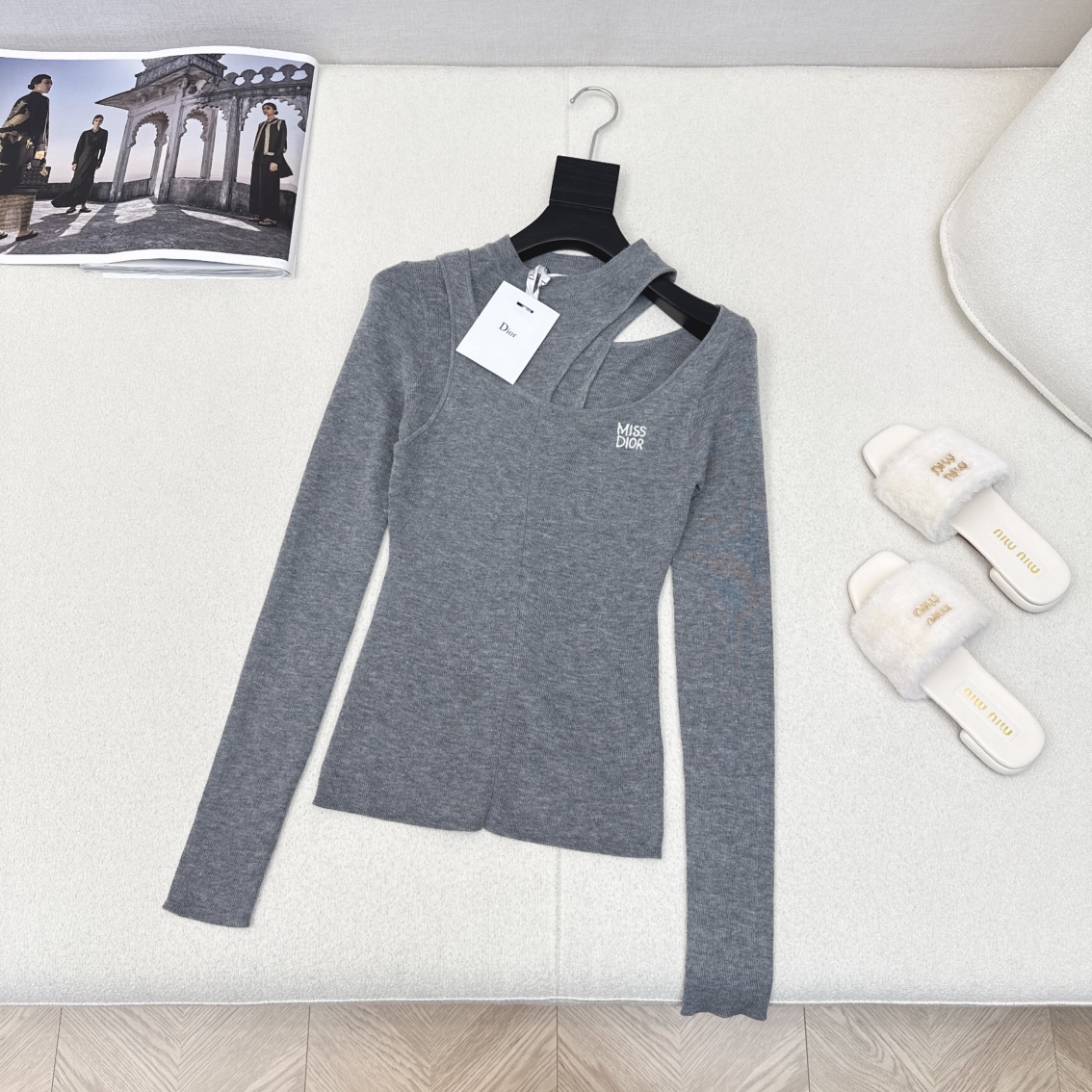 特价🉐️❗️现货齐码❗️不退不换❗️独家首发 CD 🌾————秋冬最新款字母logo刺绣装饰假两件打底衫