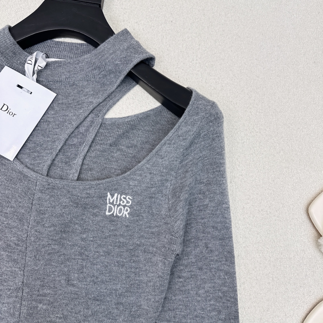 特价🉐️❗️现货齐码❗️不退不换❗️独家首发 CD 🌾————秋冬最新款字母logo刺绣装饰假两件打底衫