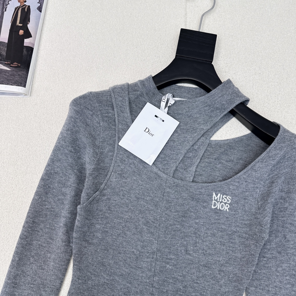 特价🉐️❗️现货齐码❗️不退不换❗️独家首发 CD 🌾————秋冬最新款字母logo刺绣装饰假两件打底衫