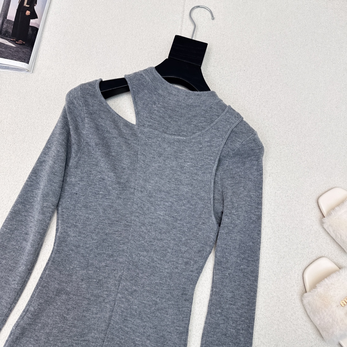 特价🉐️❗️现货齐码❗️不退不换❗️独家首发 CD 🌾————秋冬最新款字母logo刺绣装饰假两件打底衫