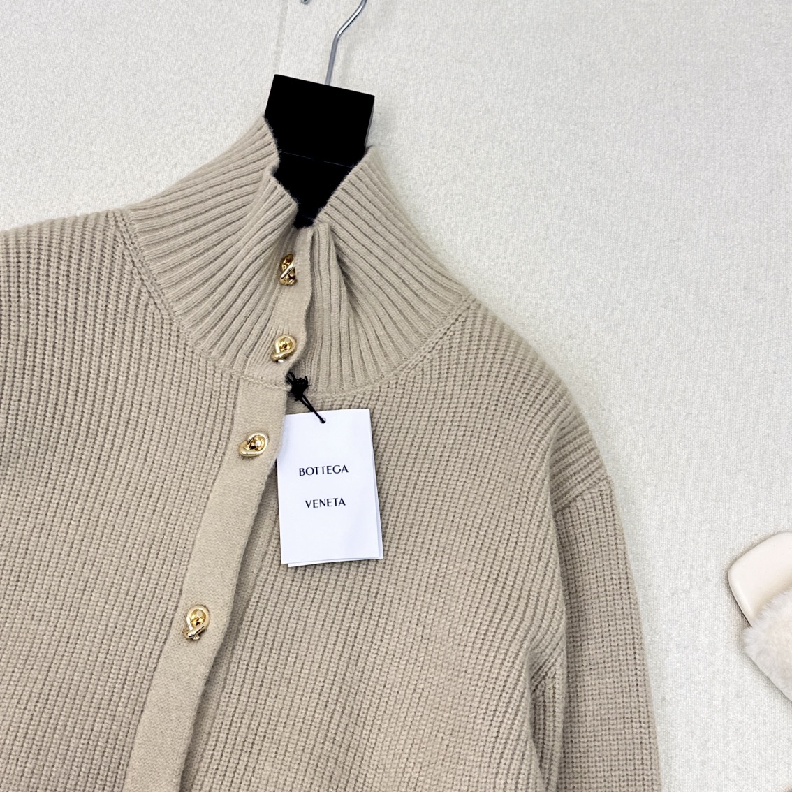 Stylish Single-Size Women’s Clothes: Metal Buttoned-Up Dress, Crocheted Shirts for Autumn/Winter - 图片 4