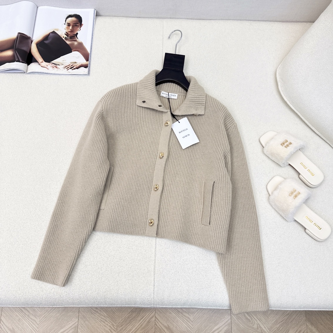 Stylish Single-Size Women’s Clothes: Metal Buttoned-Up Dress, Crocheted Shirts for Autumn/Winter - 图片 6