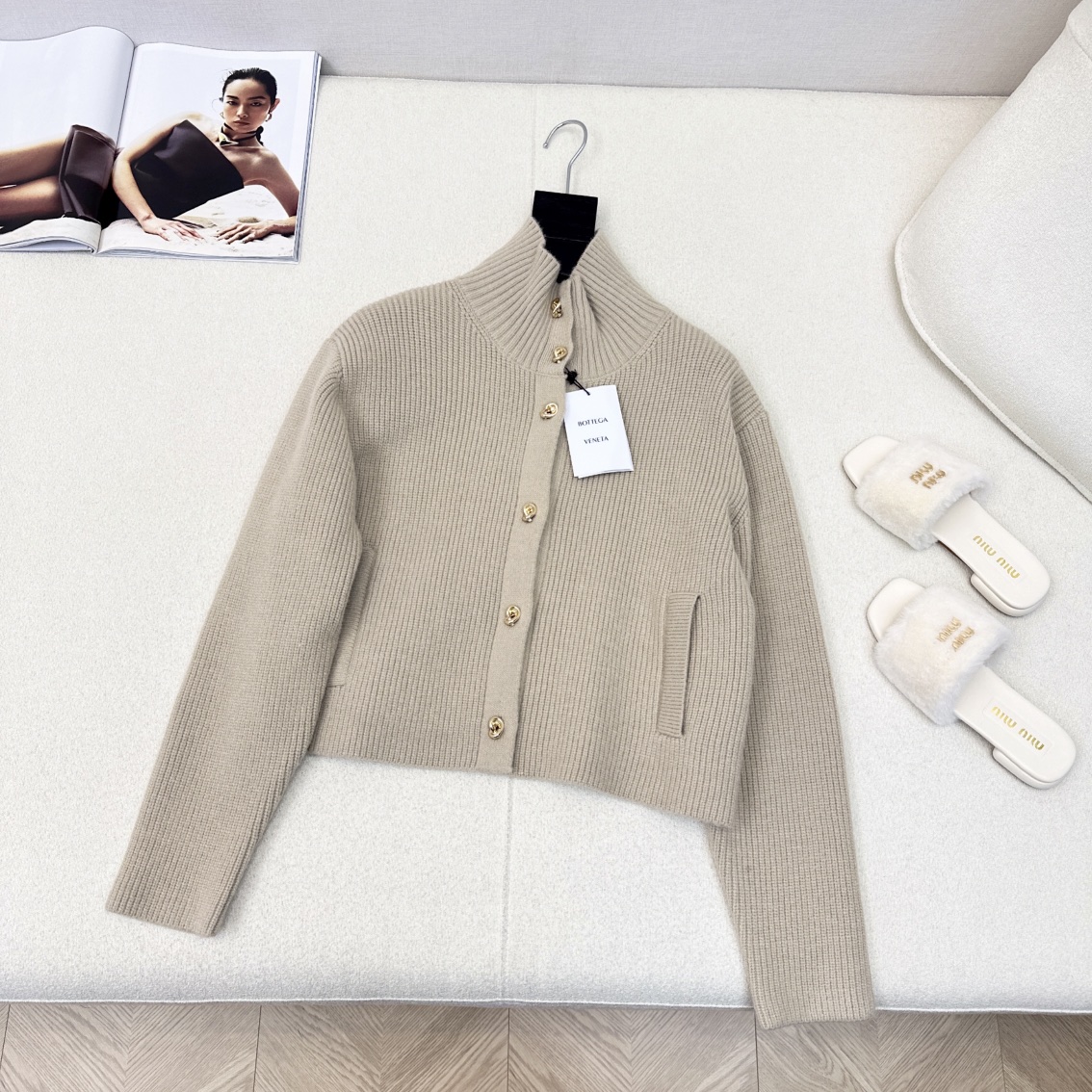 Stylish Single-Size Women’s Clothes: Metal Buttoned-Up Dress, Crocheted Shirts for Autumn/Winter - 图片 1