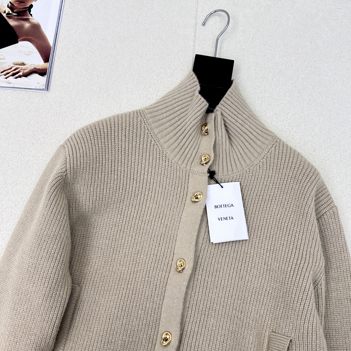 Stylish Single-Size Women’s Clothes: Metal Buttoned-Up Dress, Crocheted Shirts for Autumn/Winter - 图片 3