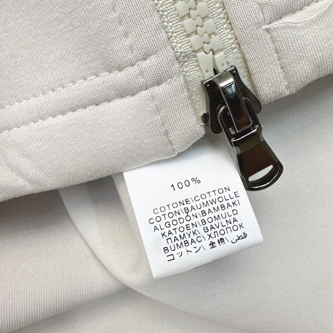 特价🉐️一套❗️SM❗️不退不换❗️独家款～ BC 🌾————秋冬最新款时髦假设计卫衣套装 🩶大翻领休闲