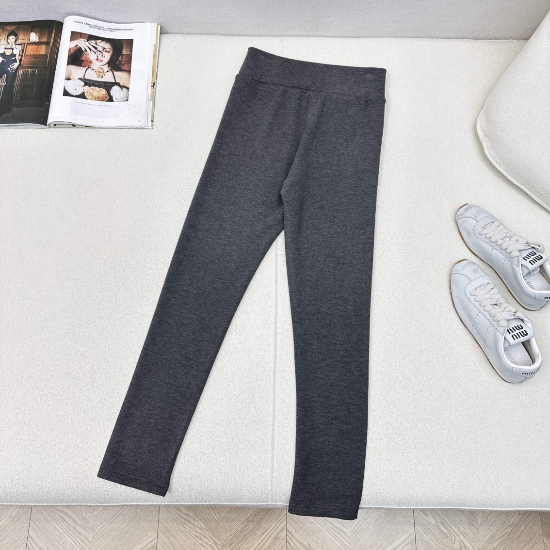特价🉐️ ❗️现货齐码❗️不退不换❗️入冬必备 lp🆕 ————秋冬最新款高腰加绒打底裤 🖤采用软糯加绒