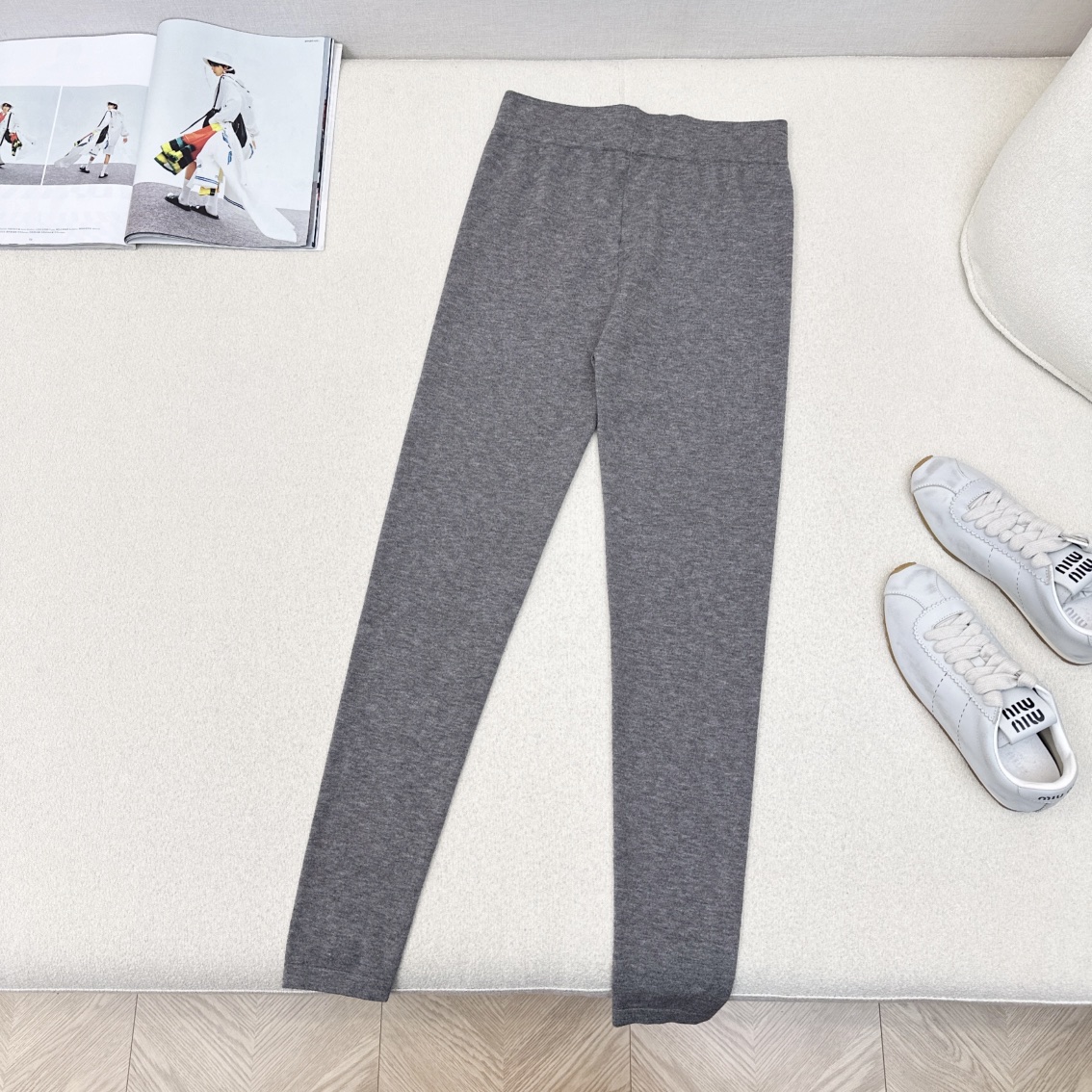 特价🉐️❗️灰色SML❗️不退不换❗️入冬必备 Max 25Ss————秋冬最新款经典logo字母装饰针