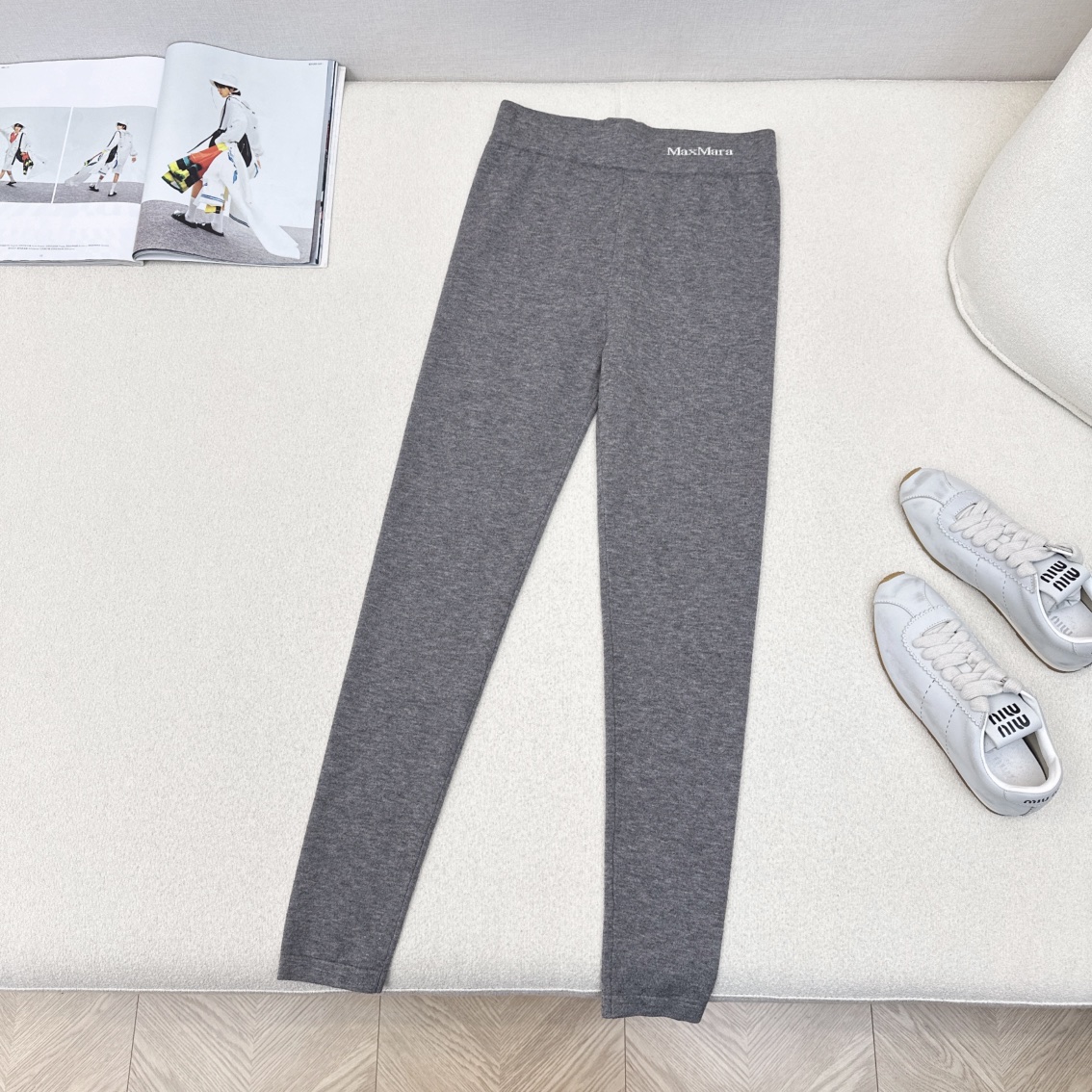 特价🉐️❗️灰色SML❗️不退不换❗️入冬必备 Max 25Ss————秋冬最新款经典logo字母装饰针