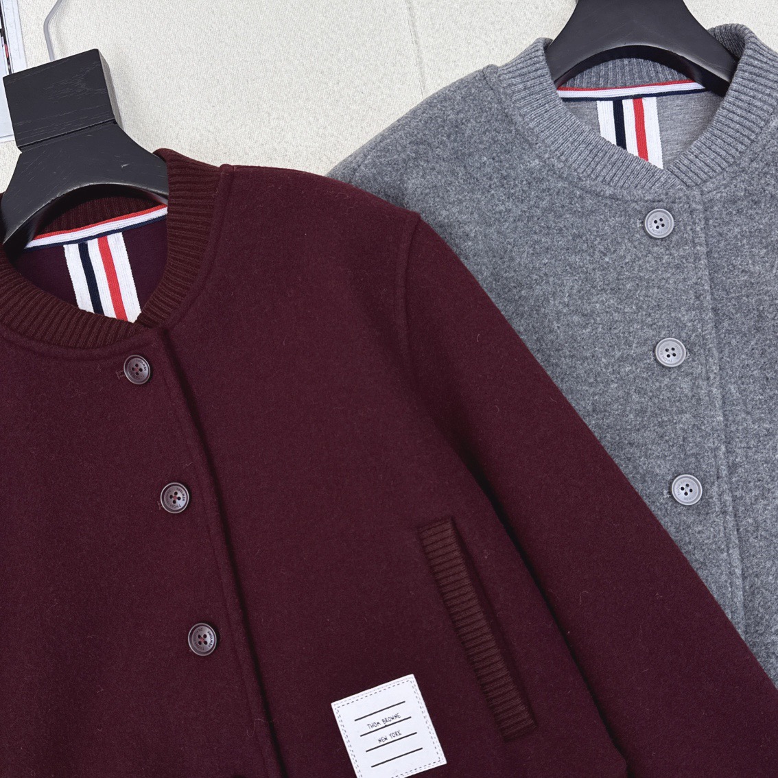 “Original Female Suit with Cuckoo Lace and Flight Jacket: Fashion Highlights” - 图片 3