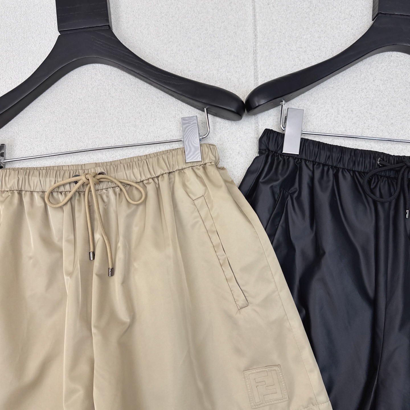 特价🉐️❗️现货齐码❗️不退不换❗️FD 25Ss————春夏最新款时髦风气质一系列套装🖤减龄运动少女风