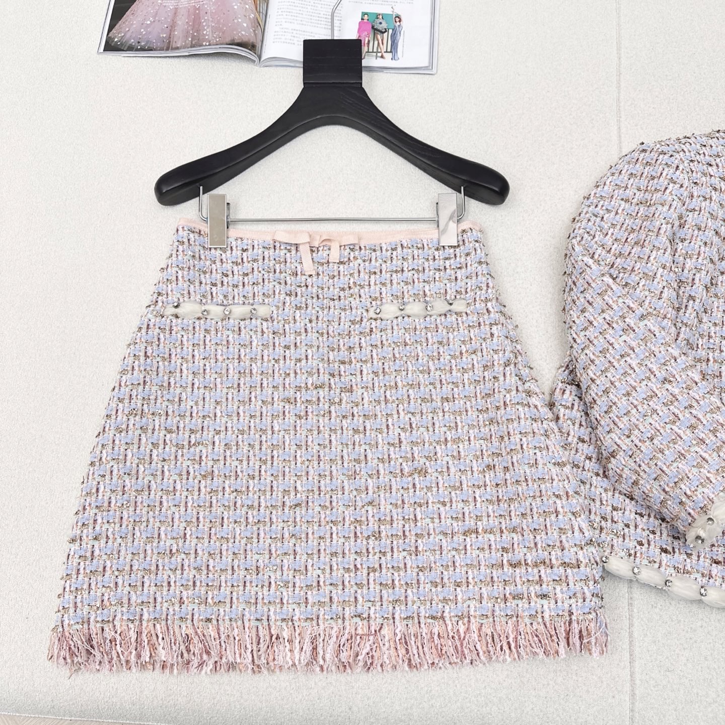 “VLTN 25Ss Semi-Tip P960 Scavenging Dress: High-Quality, Multi-Weaved Fabrics with Acoustic Name” - 图片 6