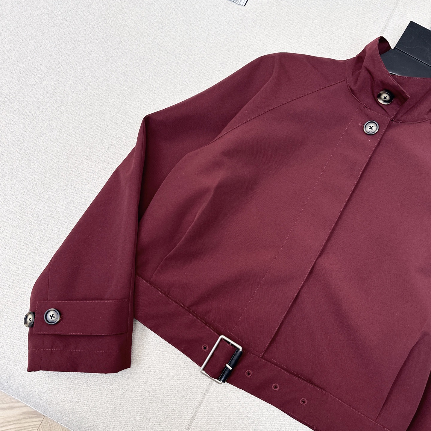 Loe 25Ss———早秋最新款立领酒红色夹克外套 ♥️一穿就能出门的款 完全不用费心费力搭配 气质工装