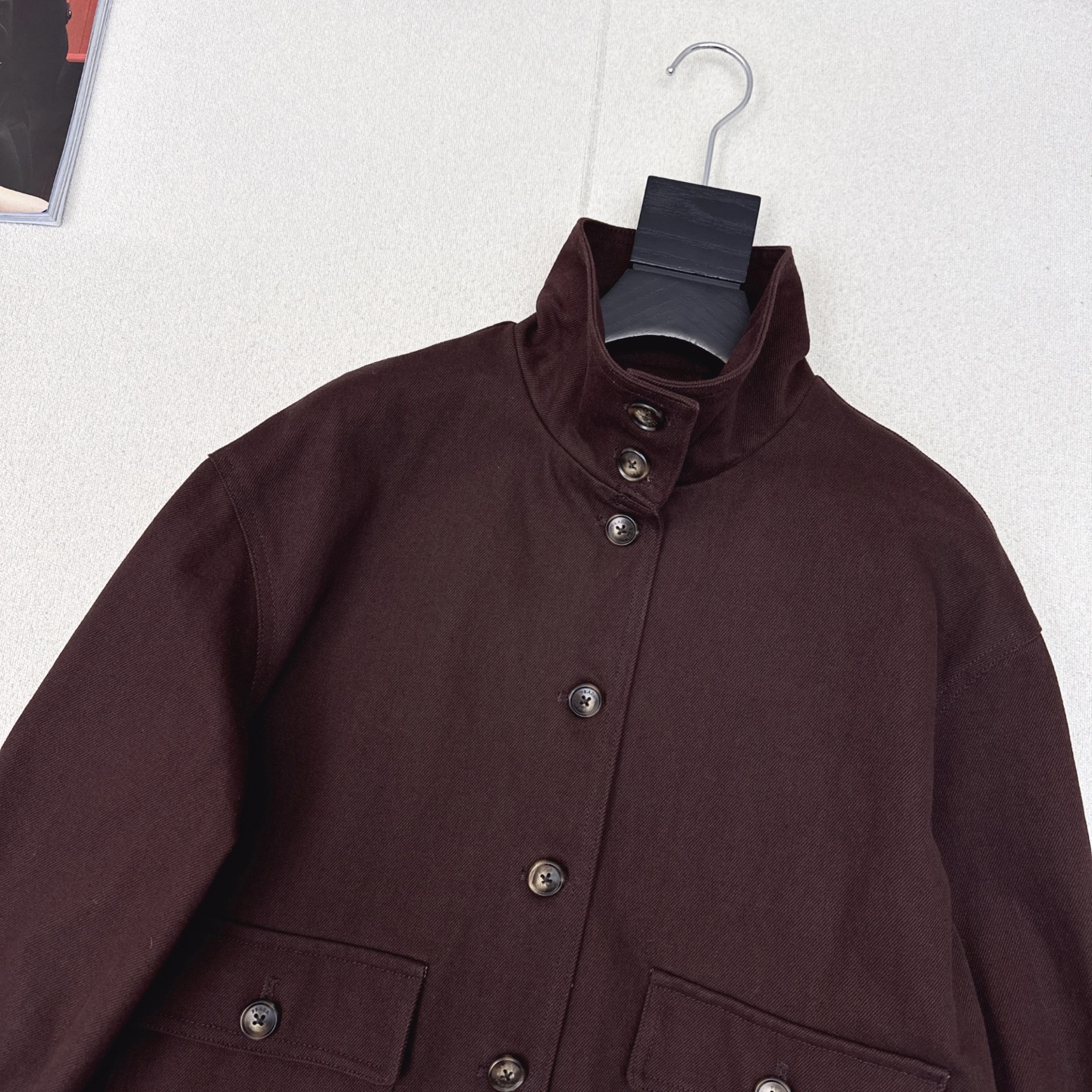 独家首发 PD 25Ss———秋冬最新款后背双层三角标装饰立领风衣外套🤎工装风设计感 可时髦可帅气 街头