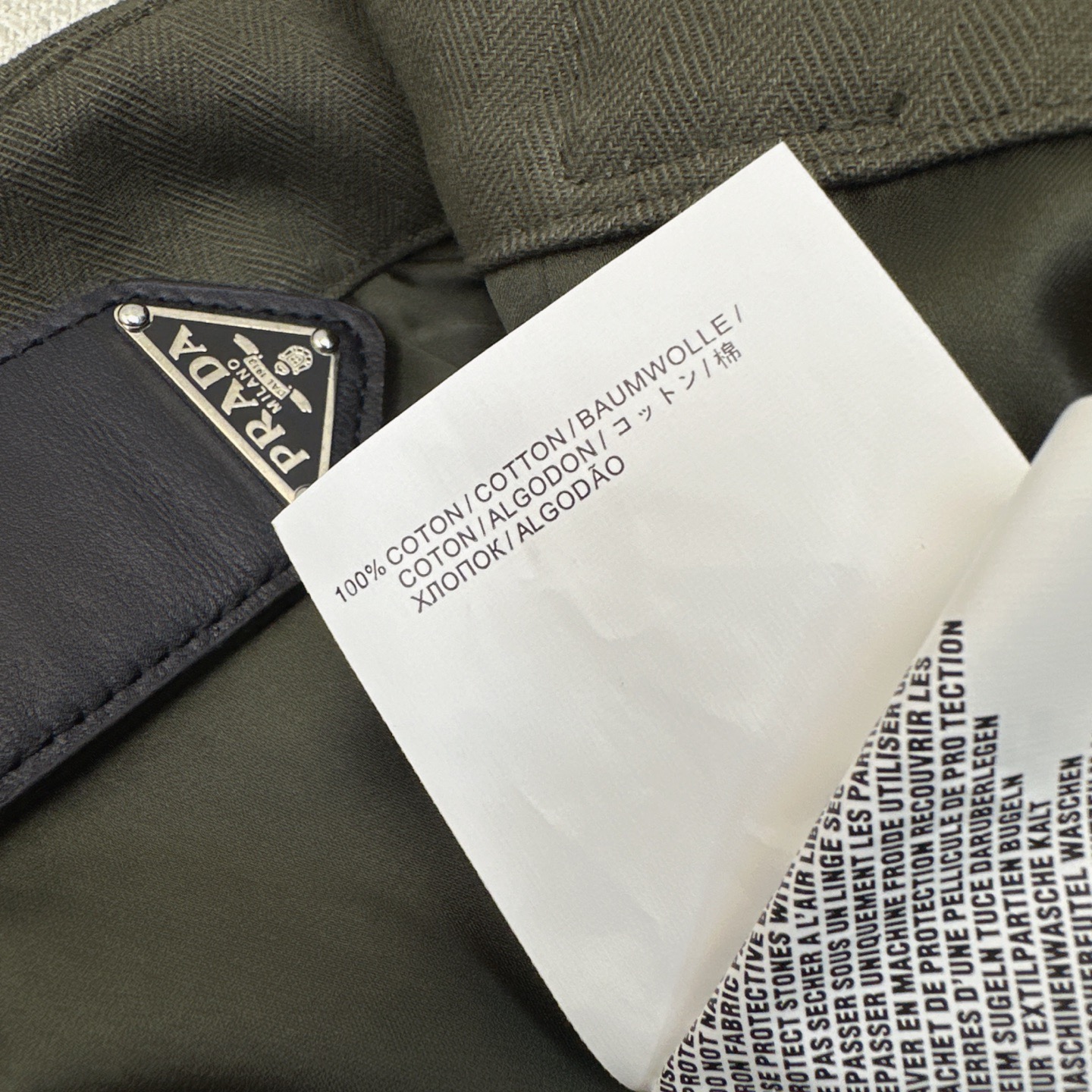 Stylish Autumn Morning Suit with Classic Logo Master Decorations - 图片 7